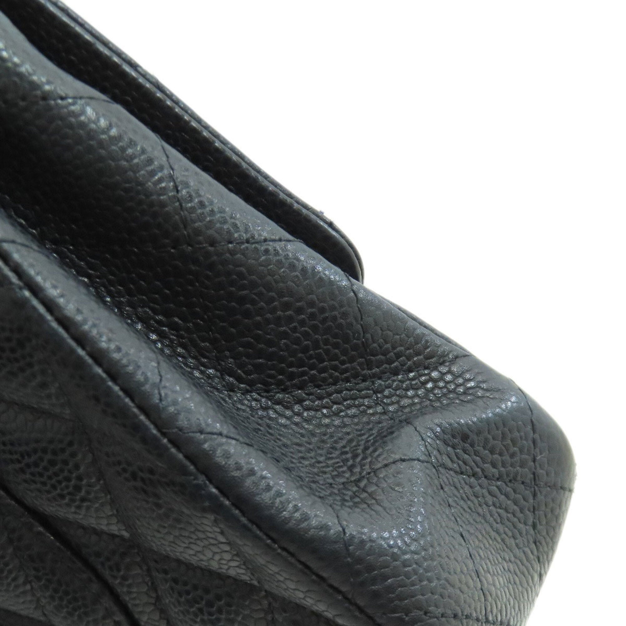 Chanel Black Leather Shoulder Bag (Pre-Owned)