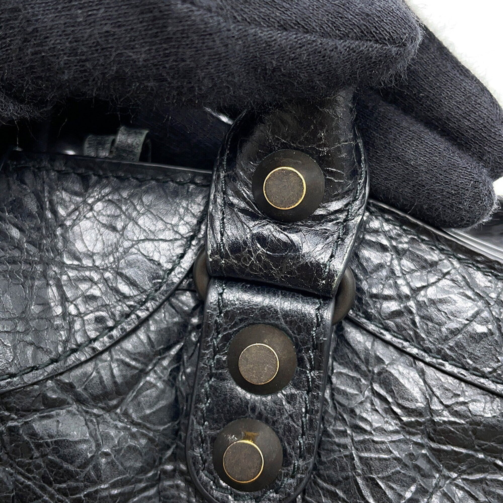 Balenciaga Black Leather Shoulder Bag (Pre-Owned)