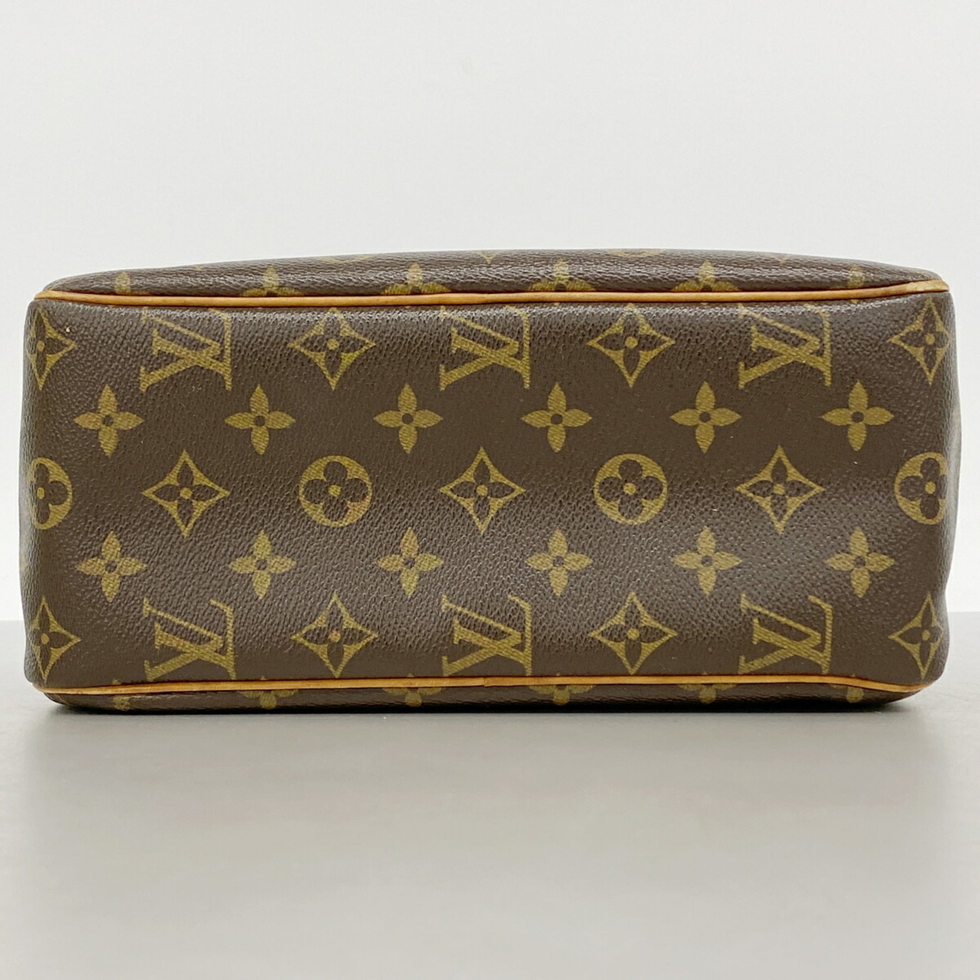 Louis Vuitton Brown Shoulder Bag (Pre-Owned)