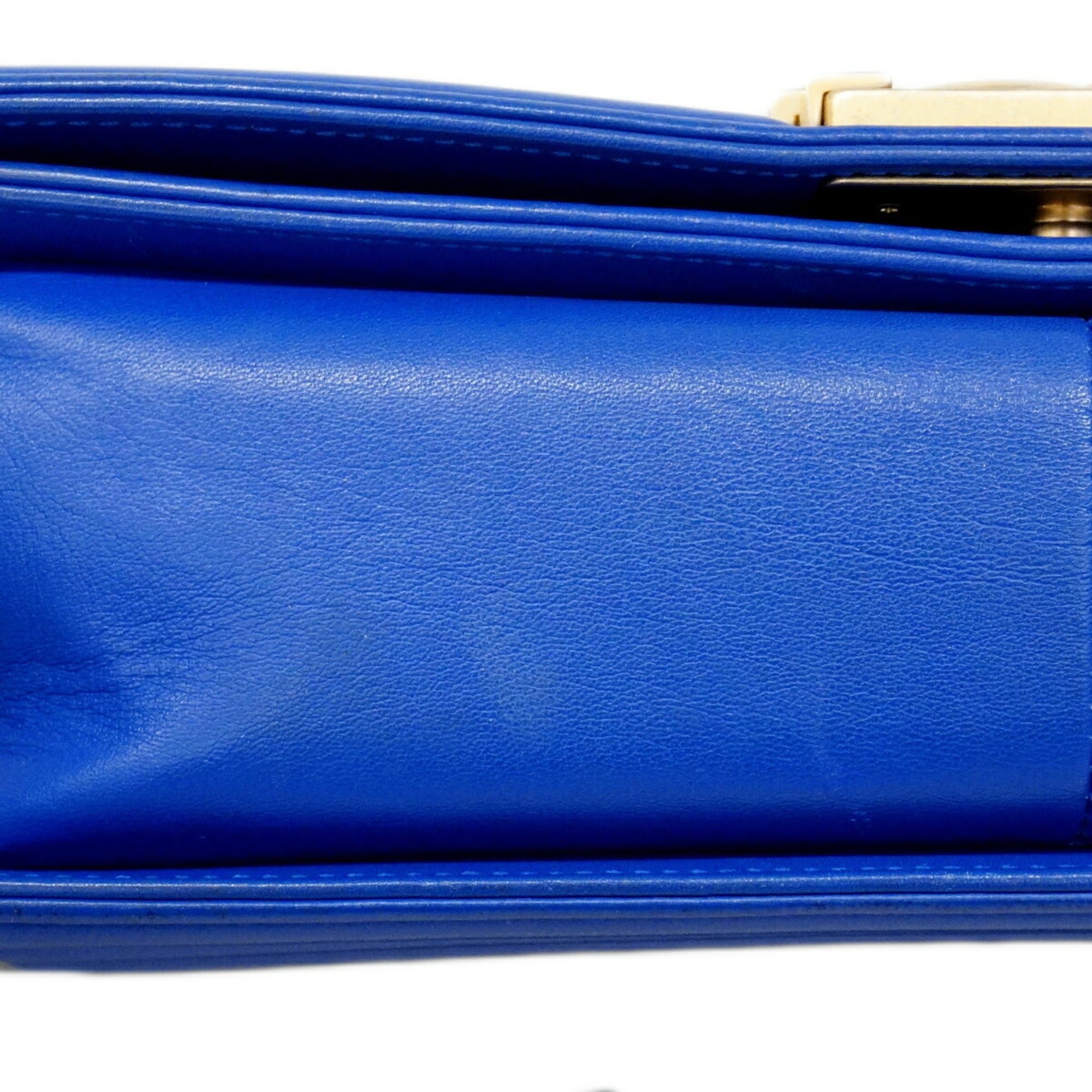 Chanel Blue Leather Shoulder Bag (Pre-Owned)