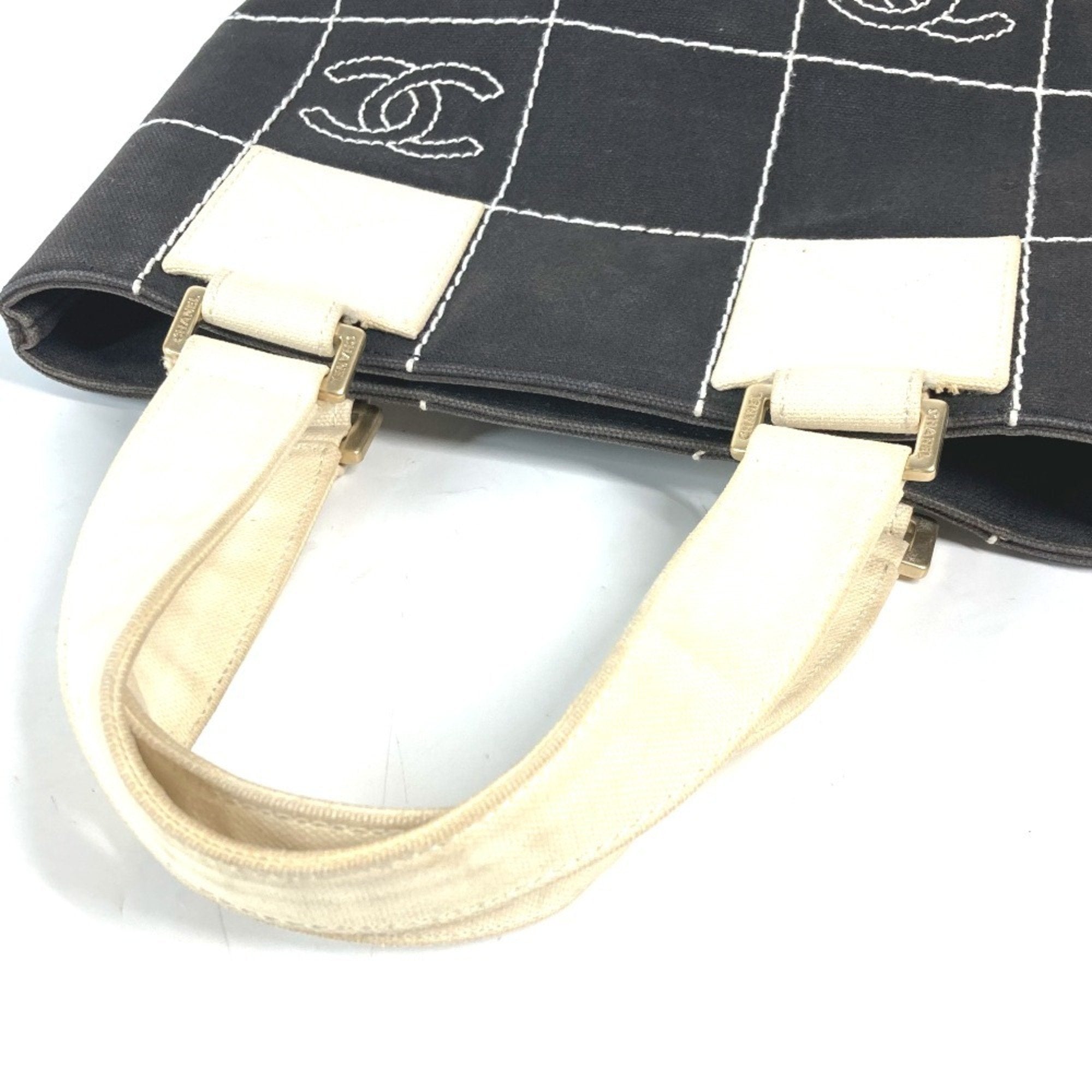 Chanel Black White Canvas Handbag Tote Bag (Pre-Owned)