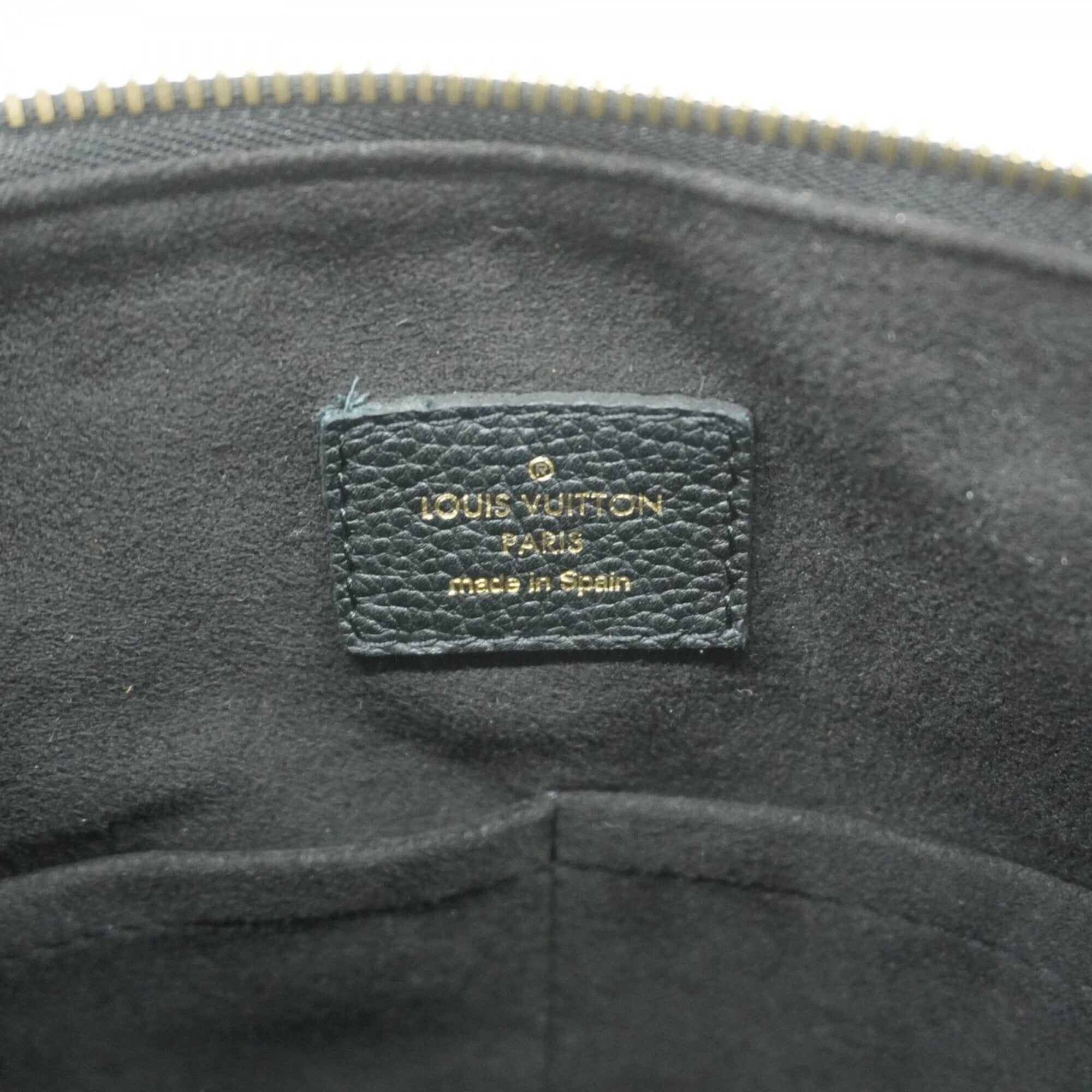 Louis Vuitton Noir Handbag (Pre-Owned)