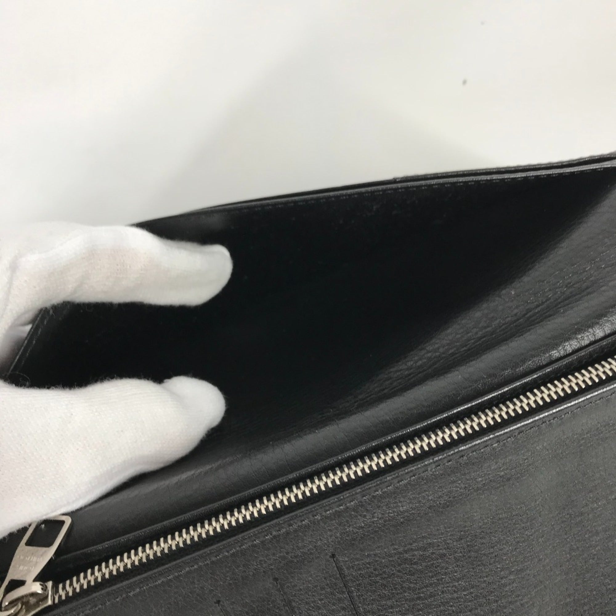 Louis Vuitton Black Leather Long Wallet (Bi-Fold) (Pre-Owned)
