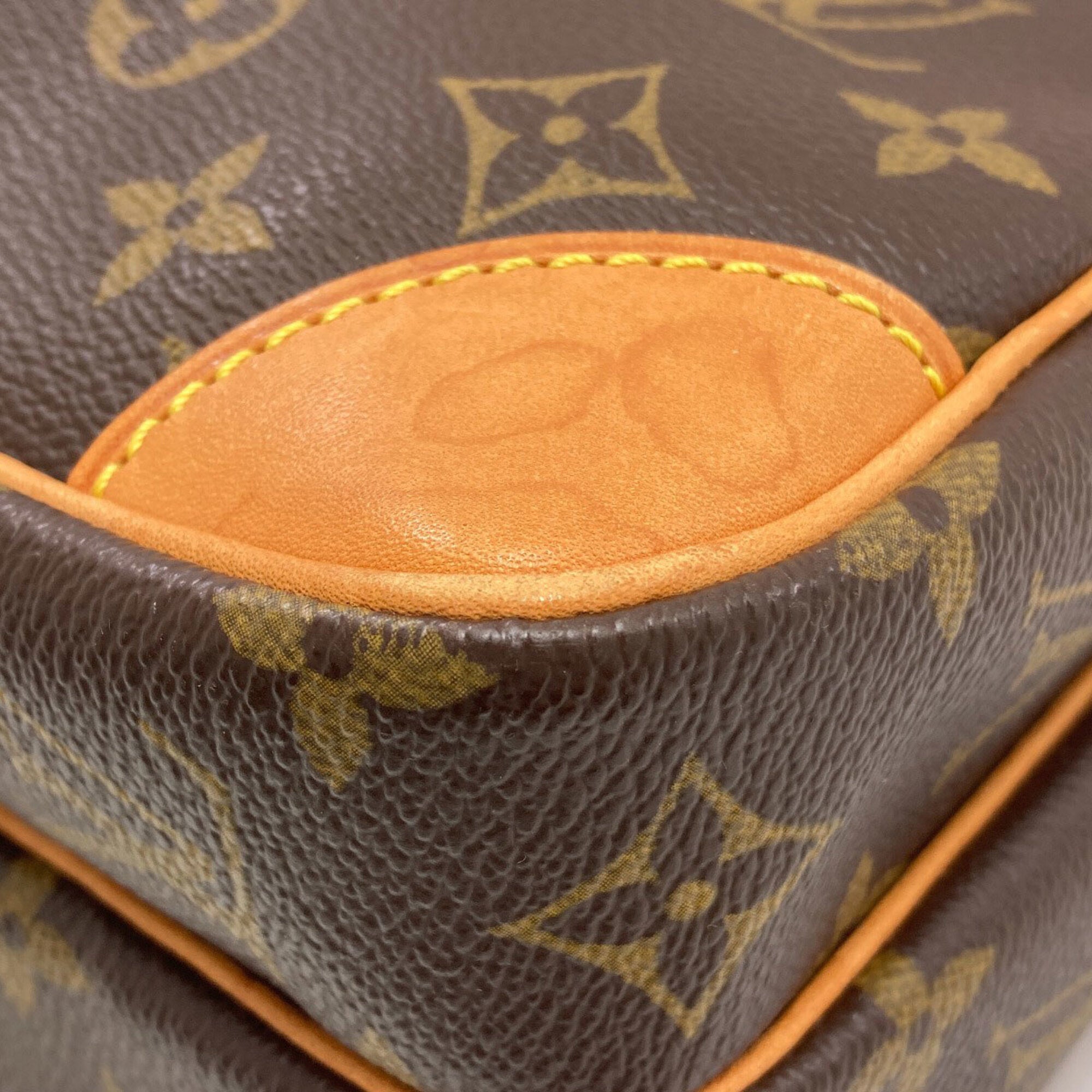 Louis Vuitton Monogram Monogram Shoulder Bag (Pre-Owned)
