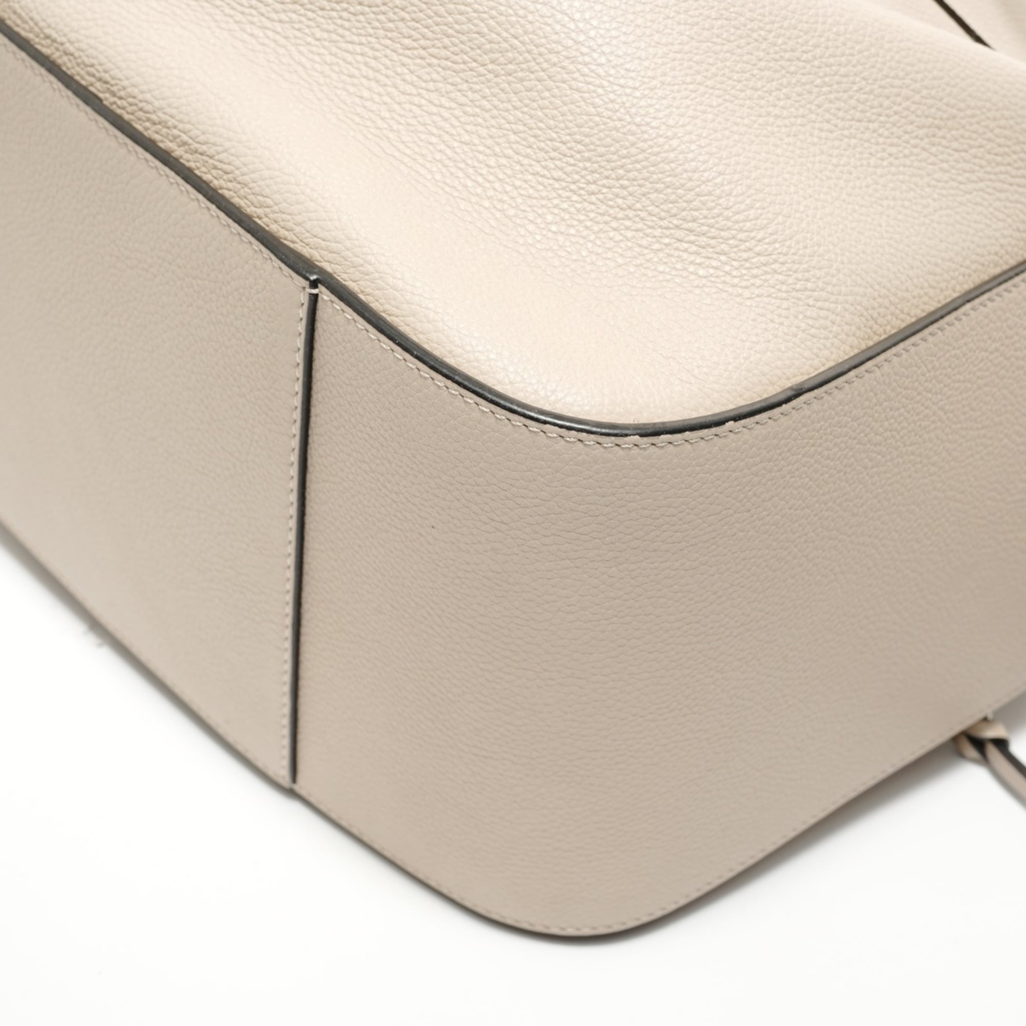 Loewe Hammock Beige Handbag (Pre-Owned)