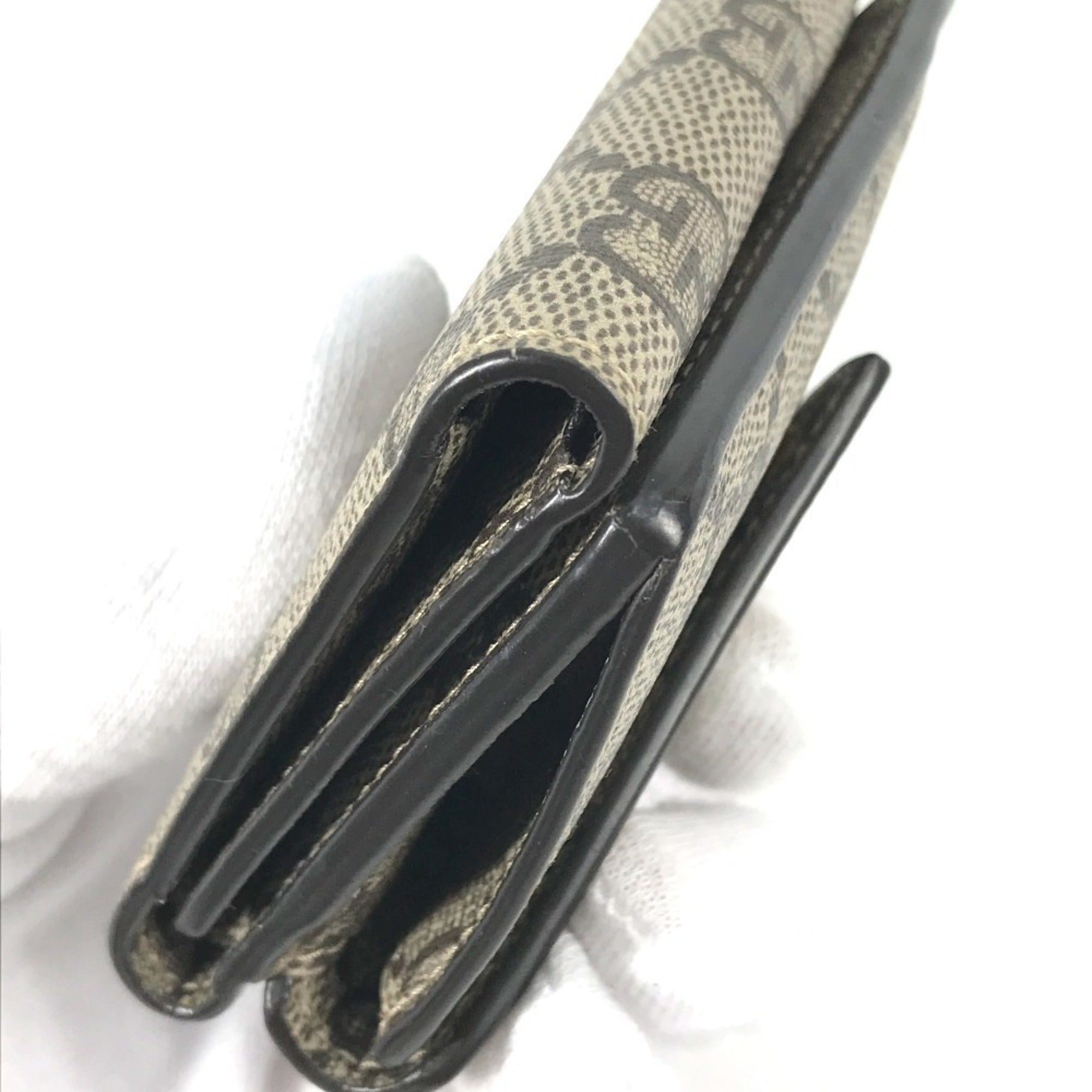 Gucci Beige White Gg Supreme Wallet (Tri-Fold) (Pre-Owned)