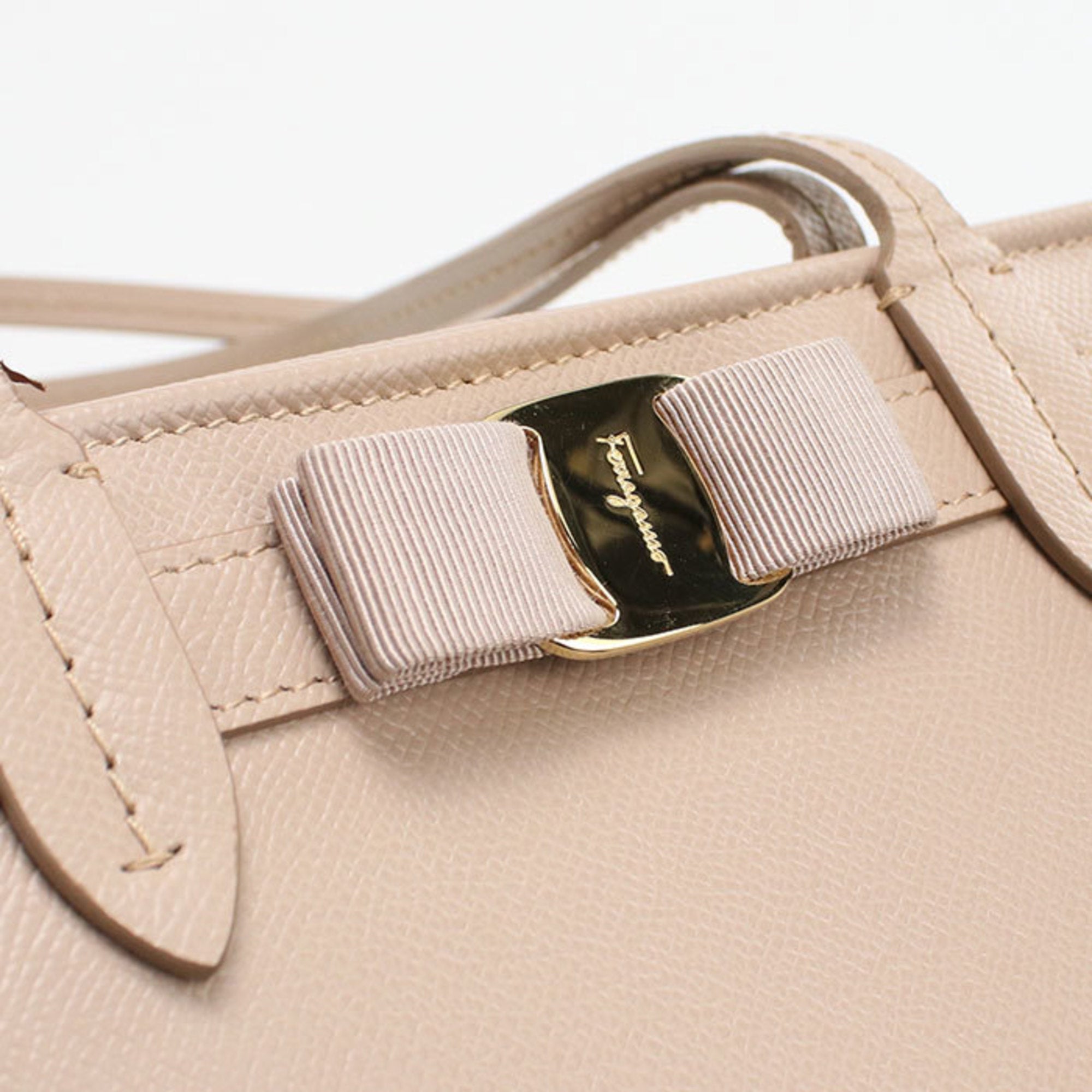 Salvatore Ferragamo Beige Leather Tote Bag (Pre-Owned)