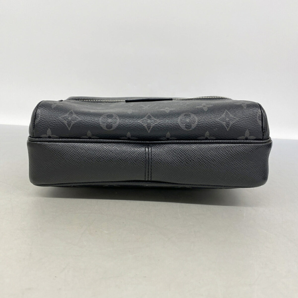 Louis Vuitton Black Shoulder Bag (Pre-Owned)