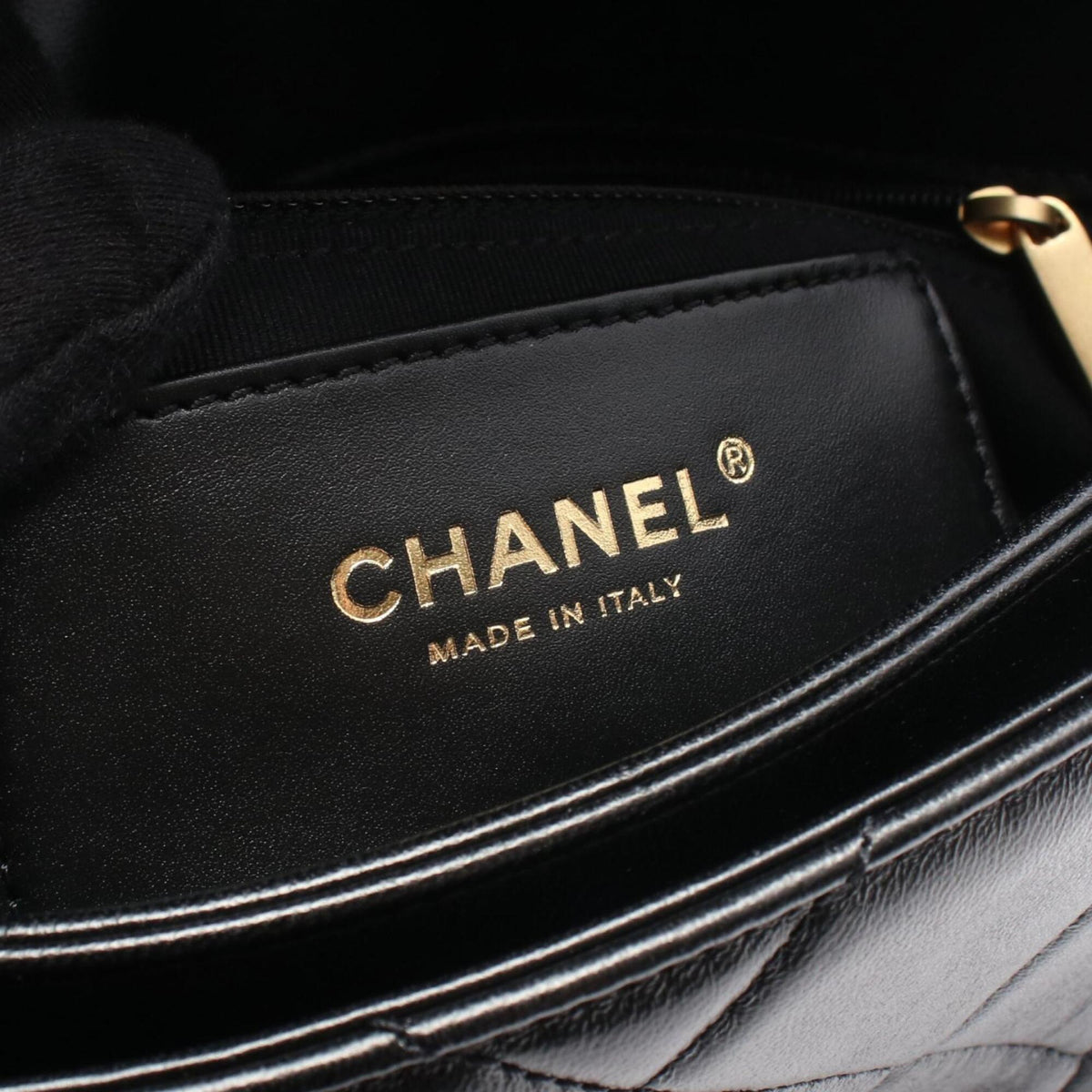 Chanel Black Leather Handbag Shoulder Bag (Pre-Owned)
