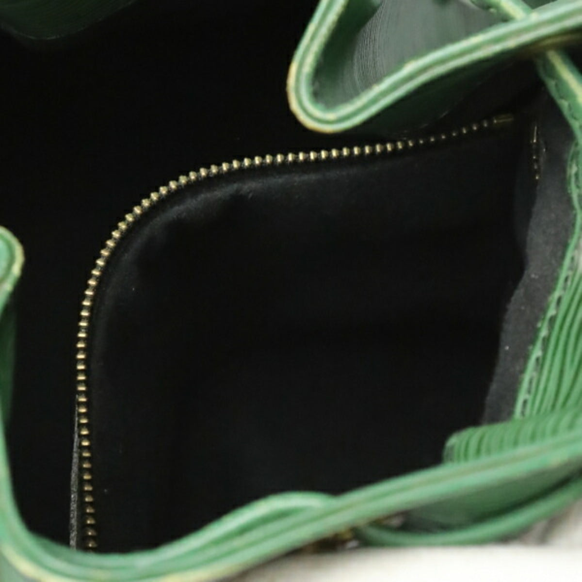 Louis Vuitton Borneo Green Epi Leather Shoulder Bag (Pre-Owned)