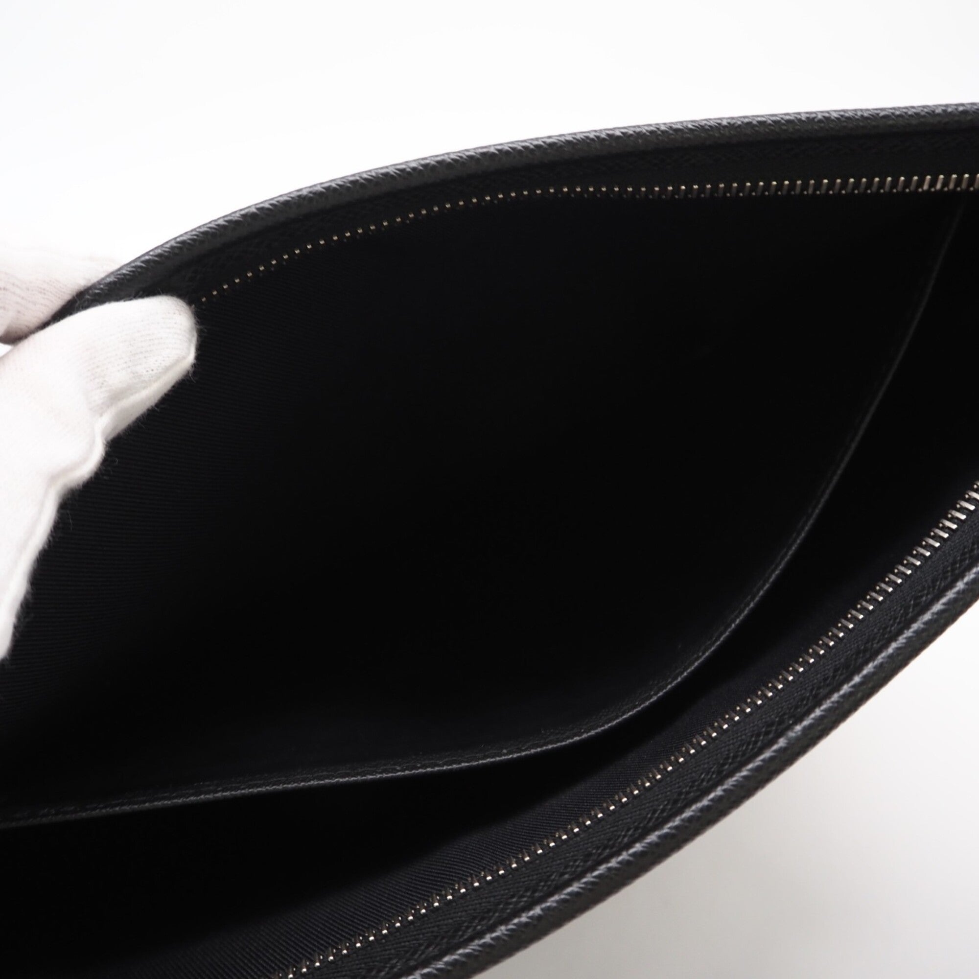Louis Vuitton Black Leather Clutch Bag (Pre-Owned)