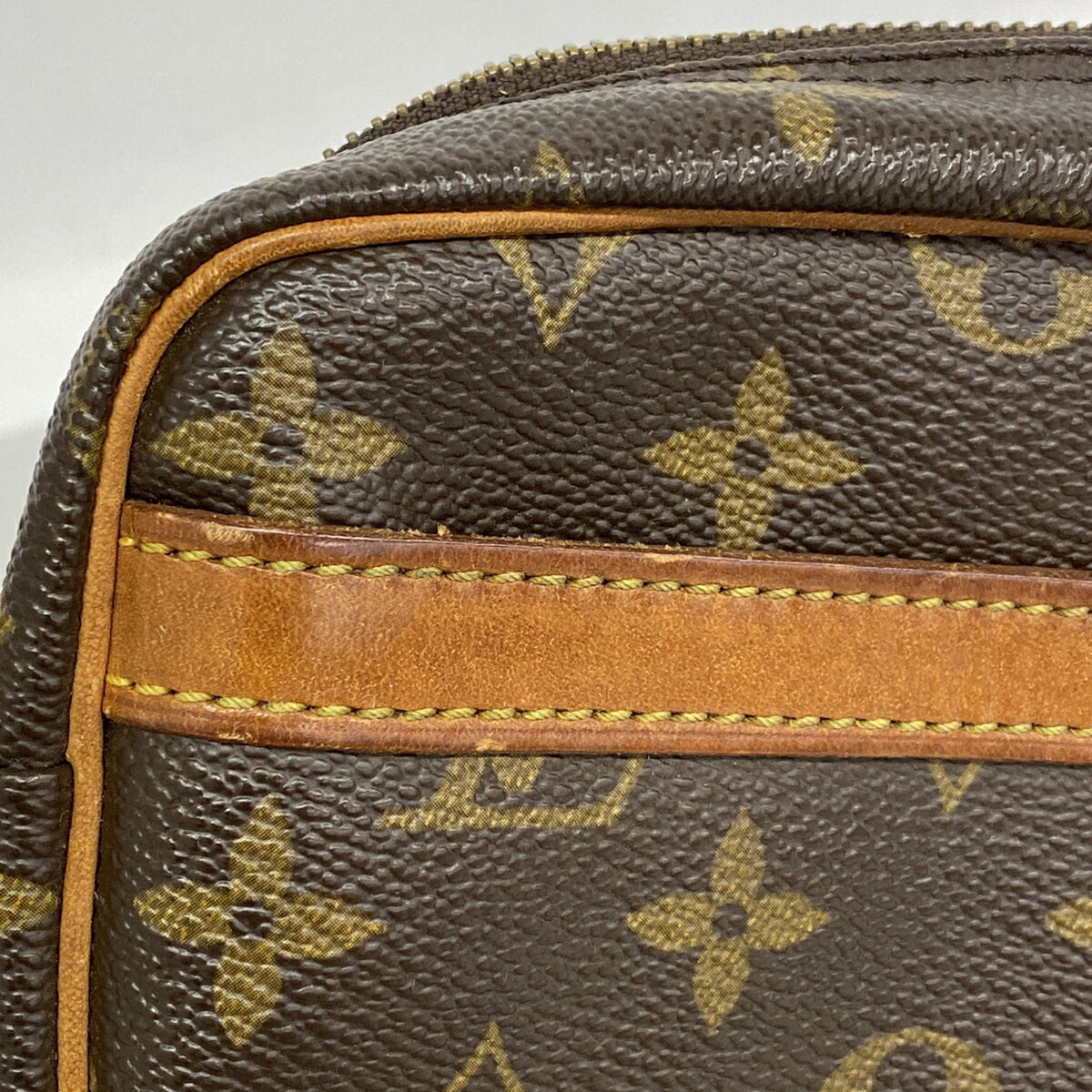 Louis Vuitton Brown Shoulder Bag (Pre-Owned)