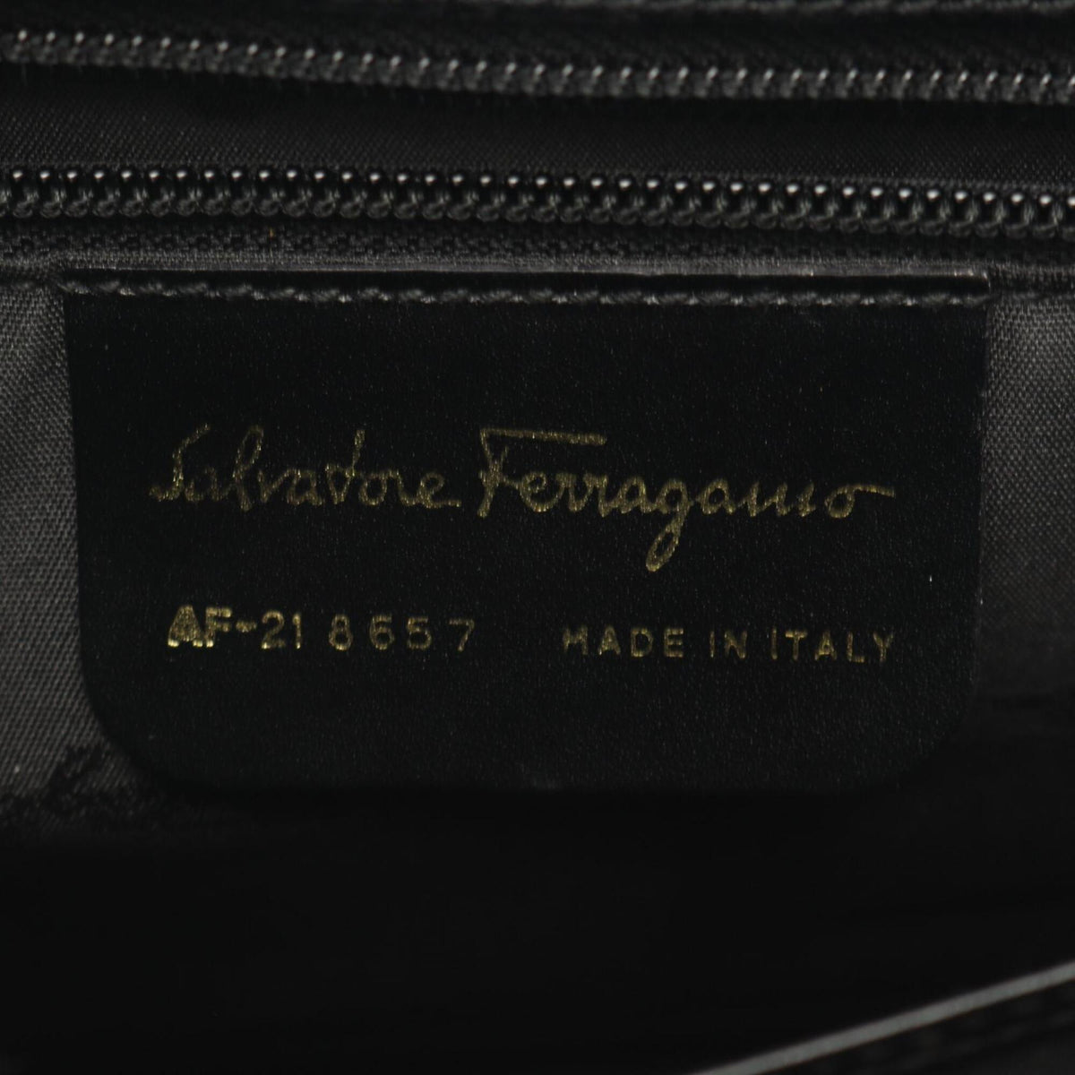 Salvatore Ferragamo Black Leather Handbag (Pre-Owned)