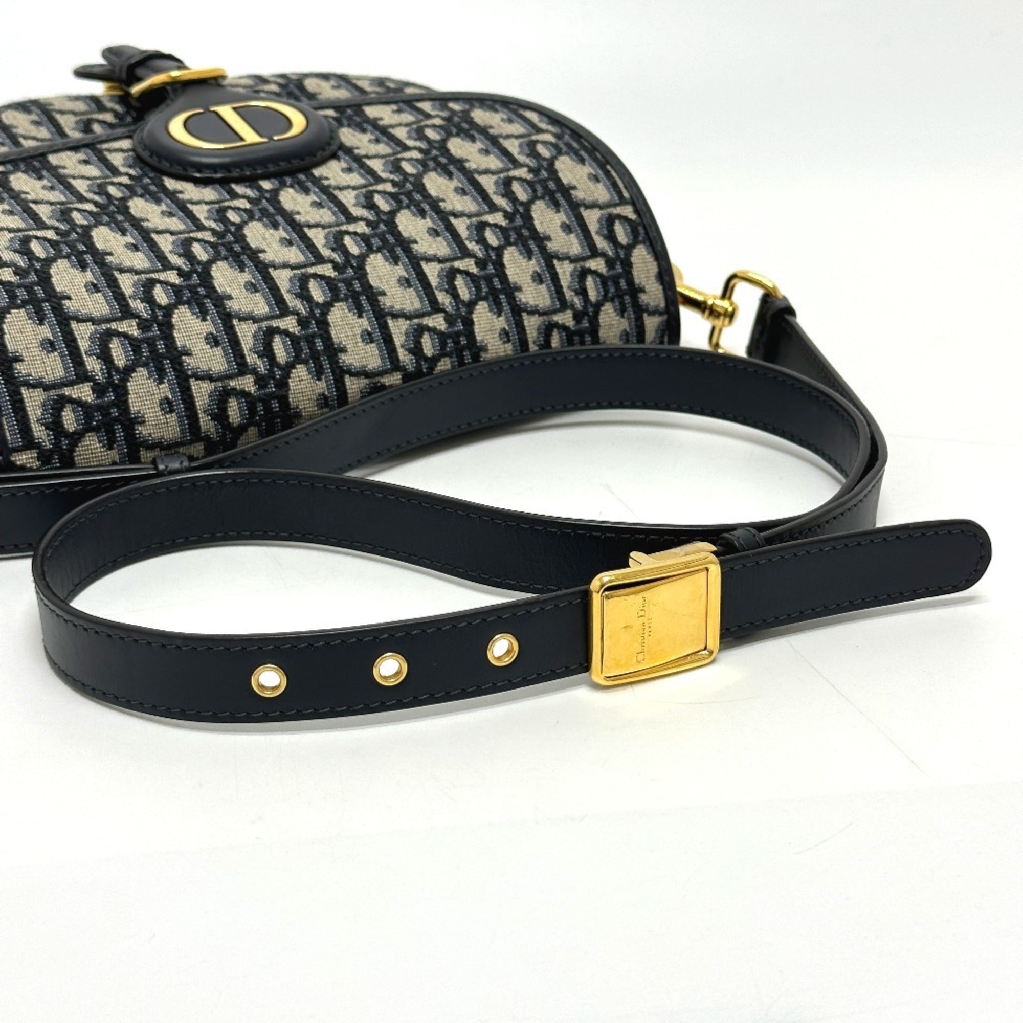 Christian Dior Gray Leather Shoulder Bag (Pre-Owned)