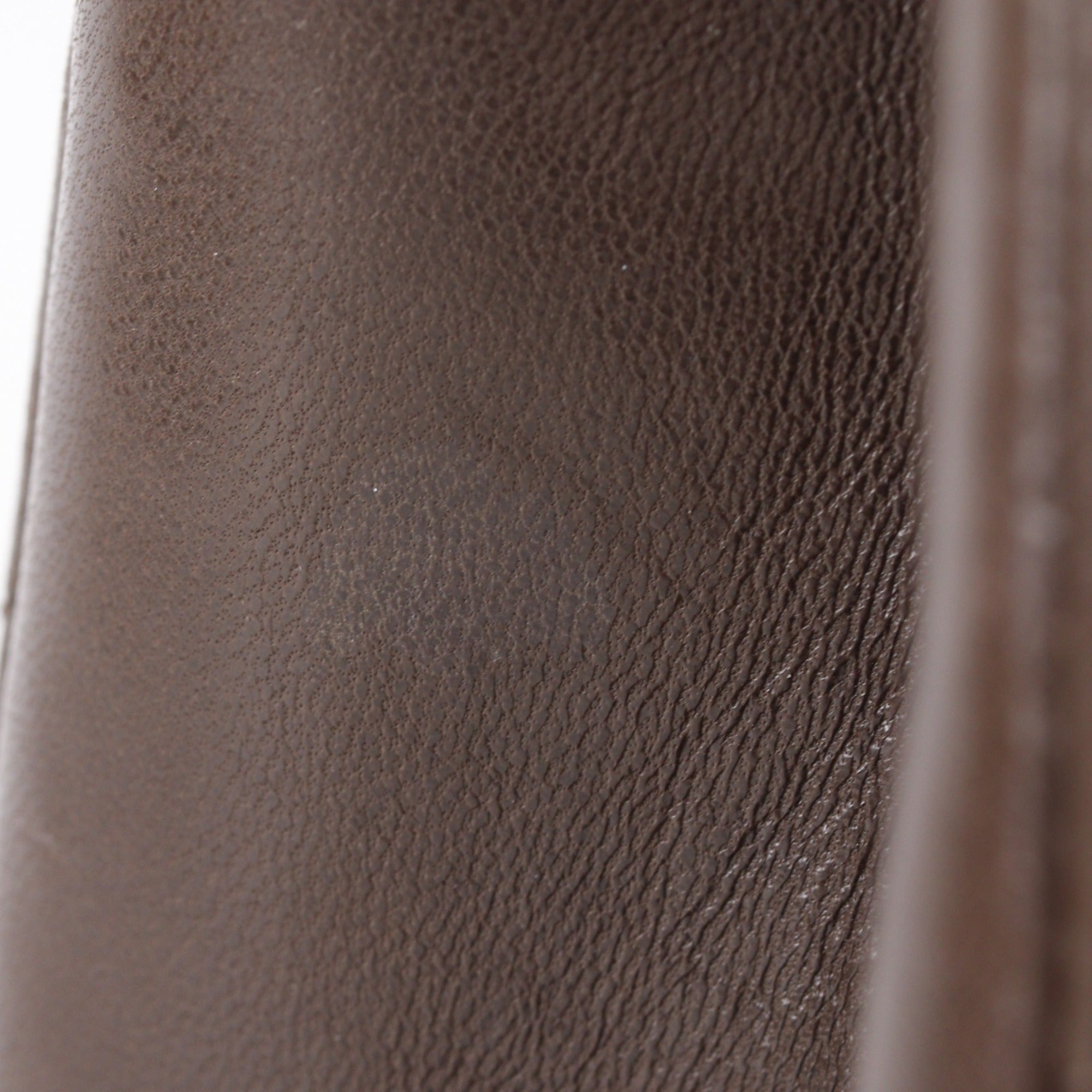 Chanel Brown Leather Shoulder Bag (Pre-Owned)