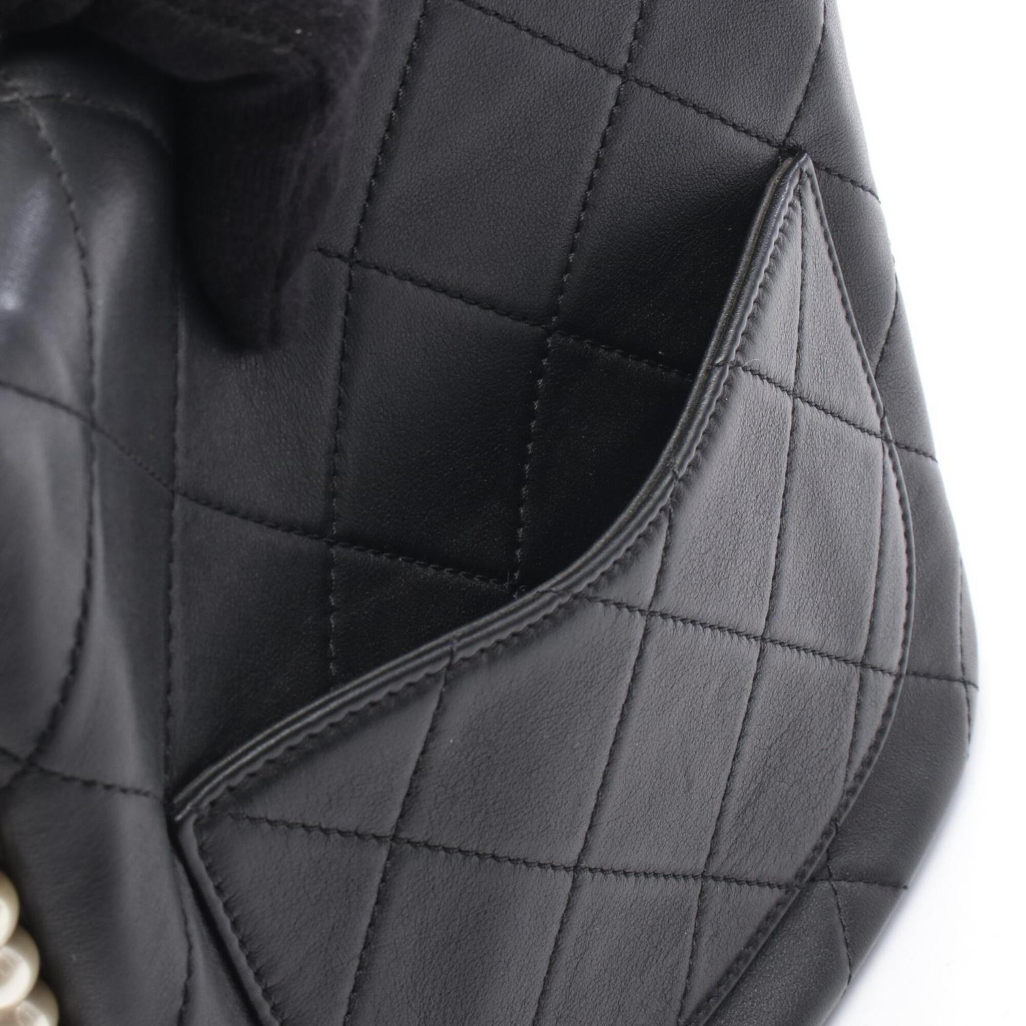 Chanel Matelasse Black Leather Handbag Shoulder Bag (Pre-Owned)