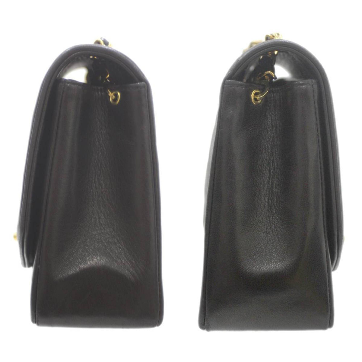 Chanel Matelasse Black Shoulder Bag (Pre-Owned)