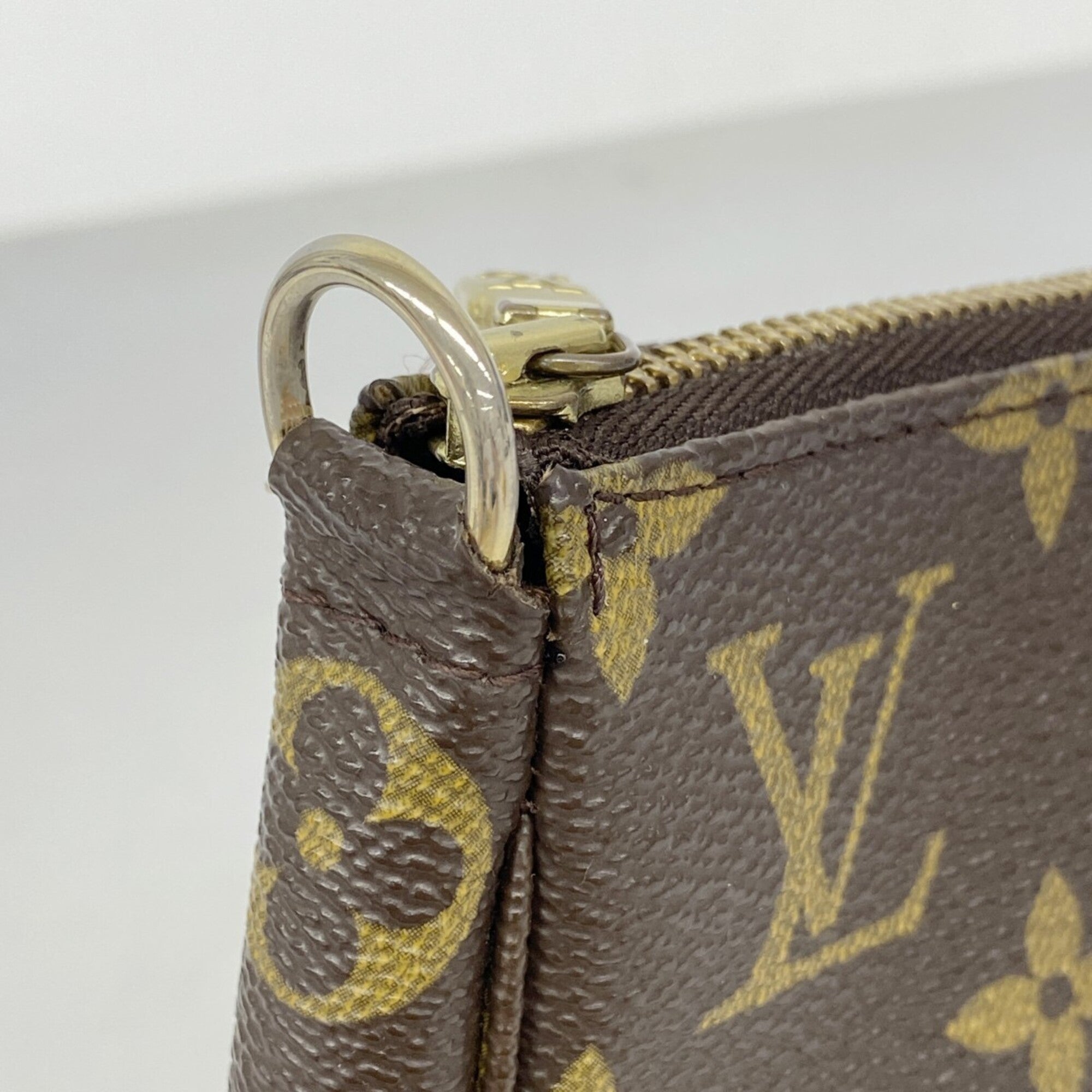 Louis Vuitton Brown Pouch (Pre-Owned)