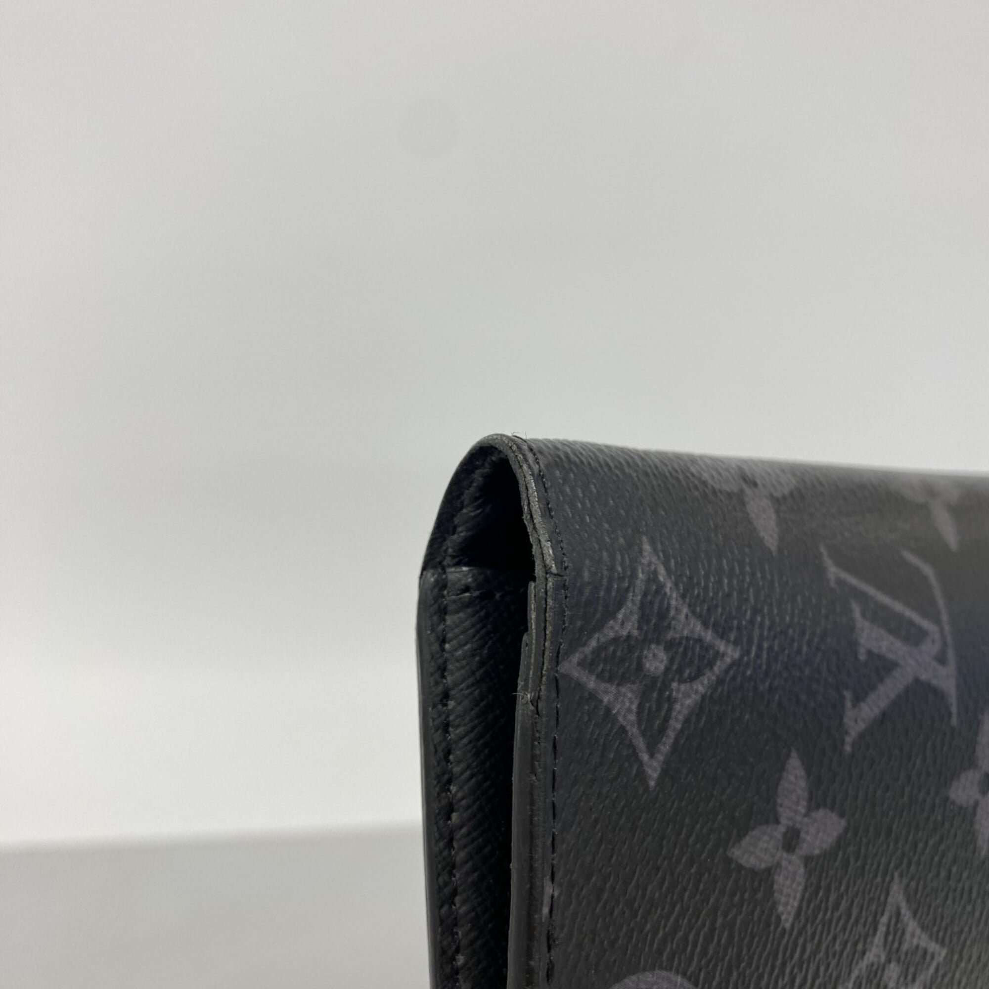 Louis Vuitton Black Long Wallet (Bi-Fold) (Pre-Owned)