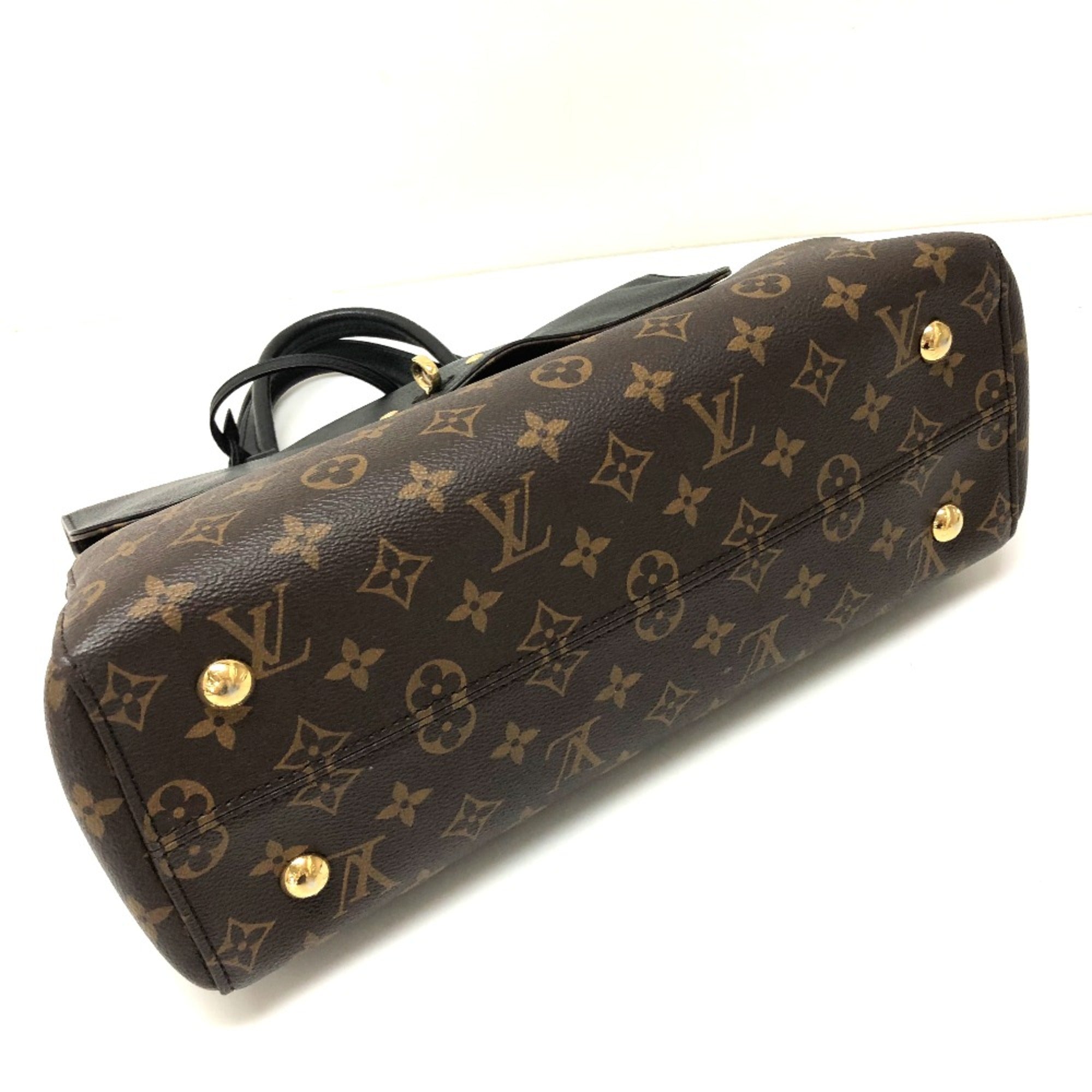Louis Vuitton Black Other Handbag (Pre-Owned)