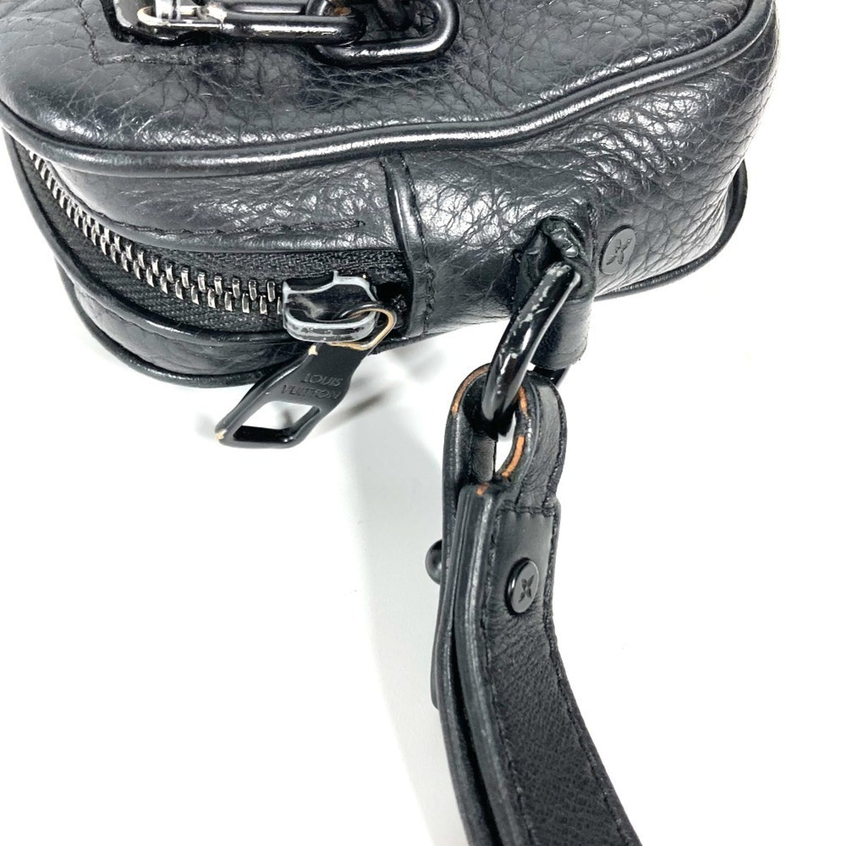 Louis Vuitton Black Noir Leather Clutch Bag Pouch (Pre-Owned)