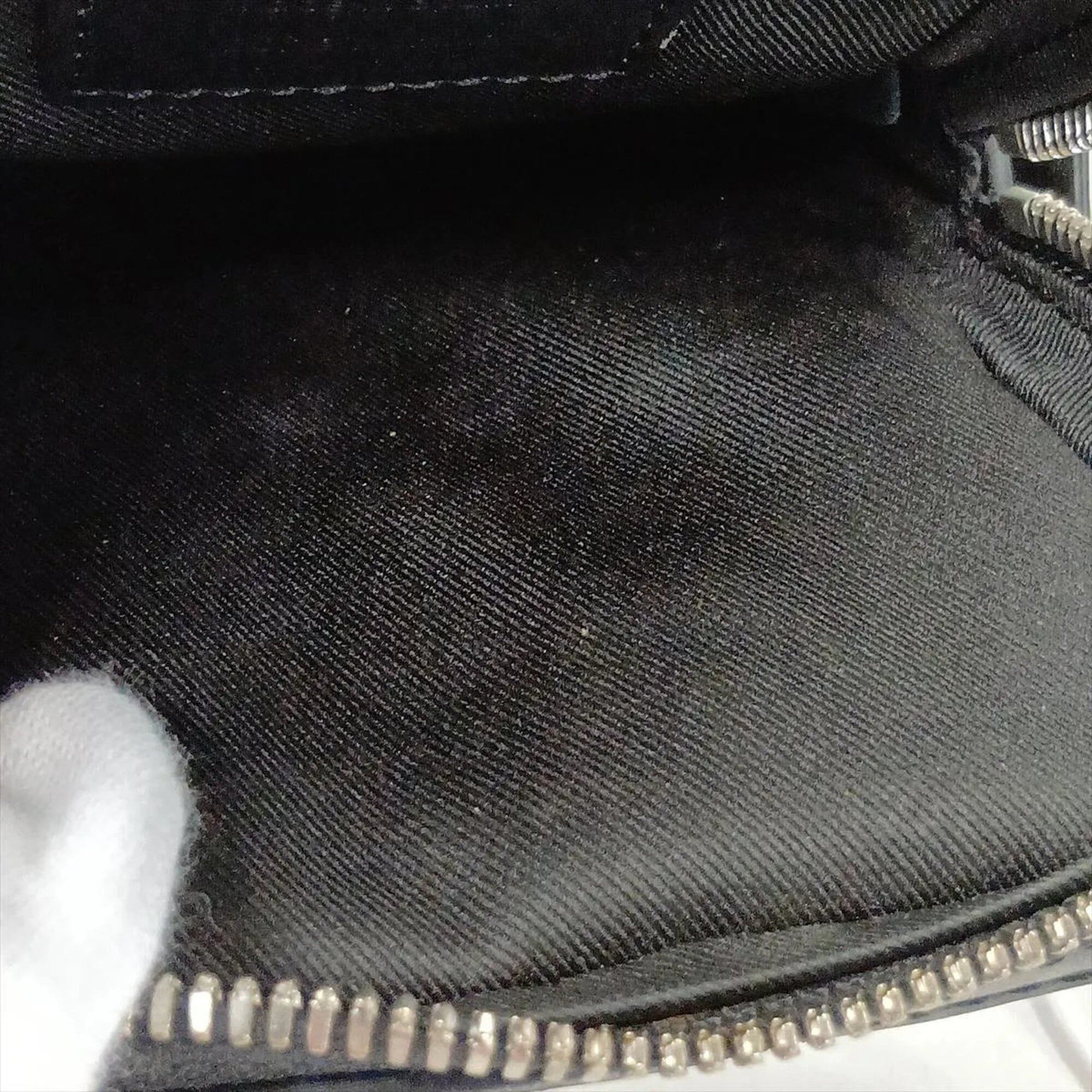 Louis Vuitton Black Leather Messenger Bag Shoulder Bag (Pre-Owned)