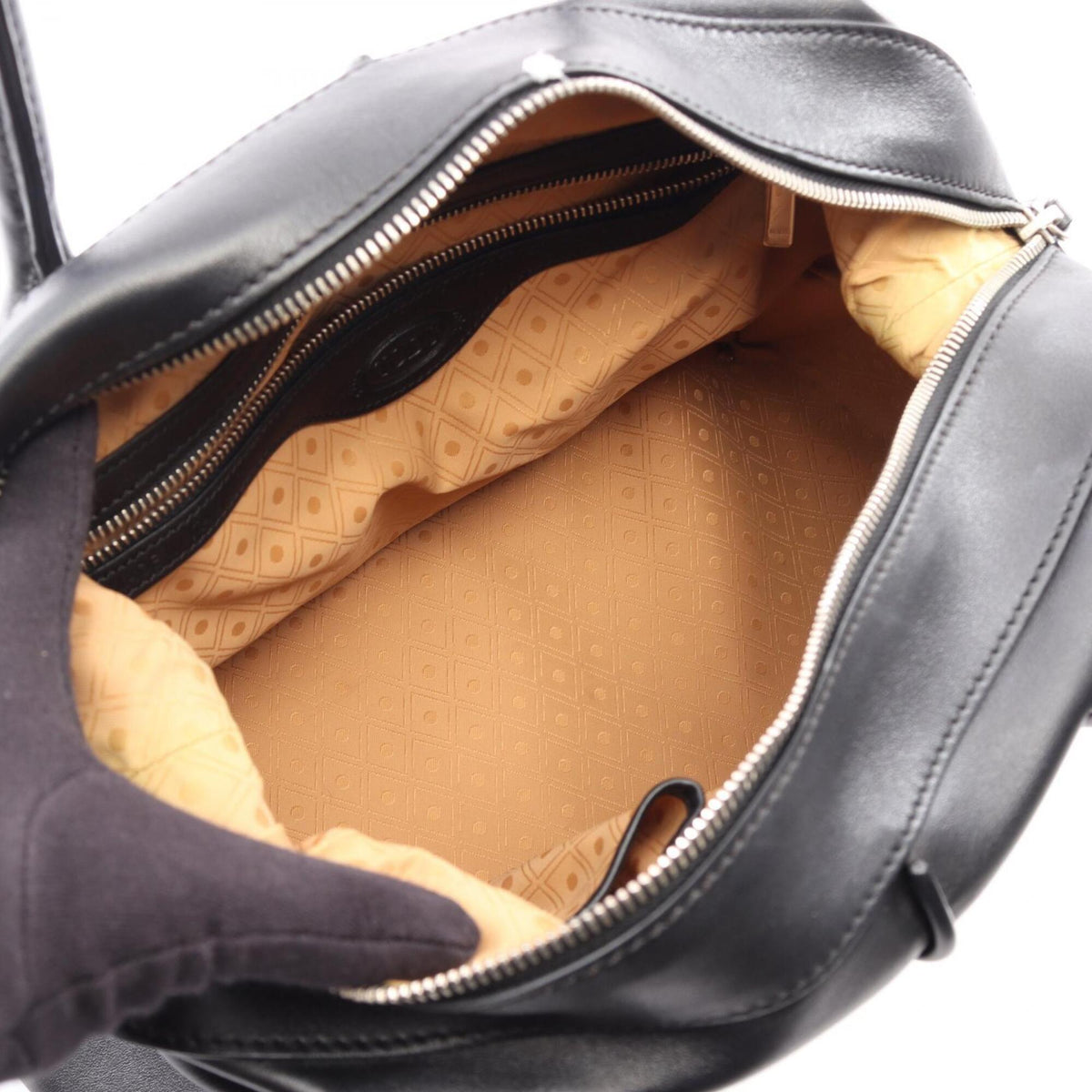 Tod's Black Leather Handbag (Pre-Owned)