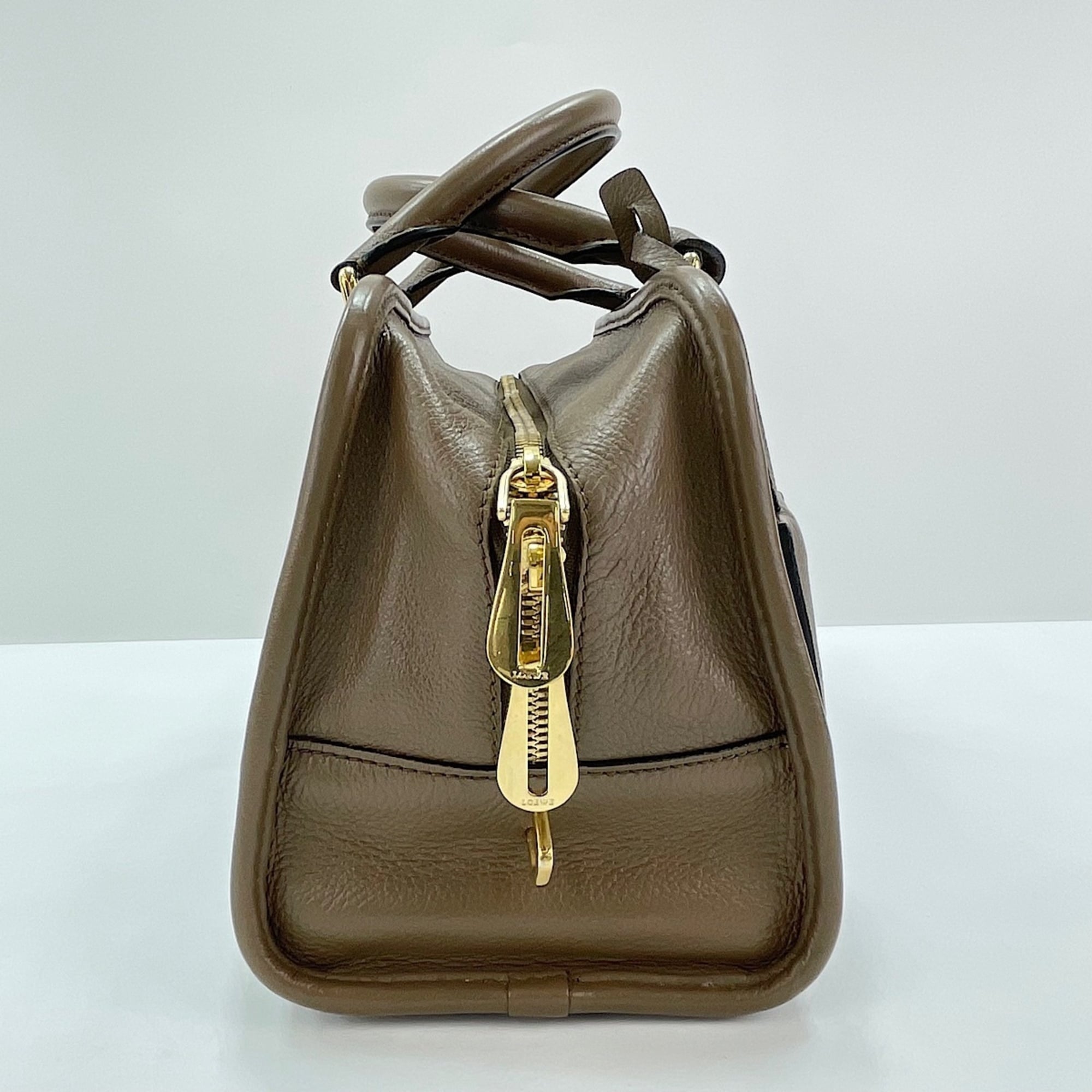 Loewe Brown Handbag (Pre-Owned)