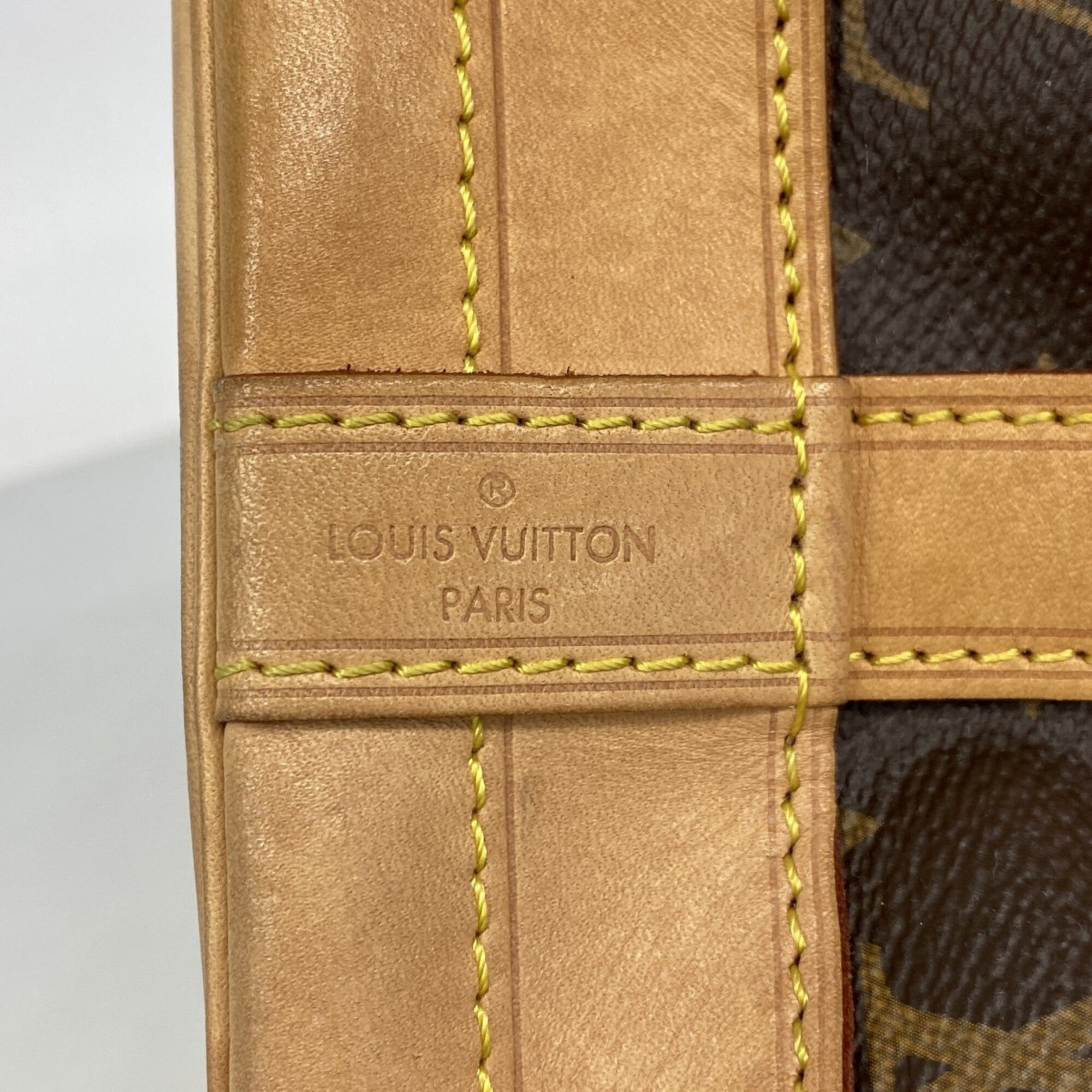 Louis Vuitton Brown Shoulder Bag (Pre-Owned)