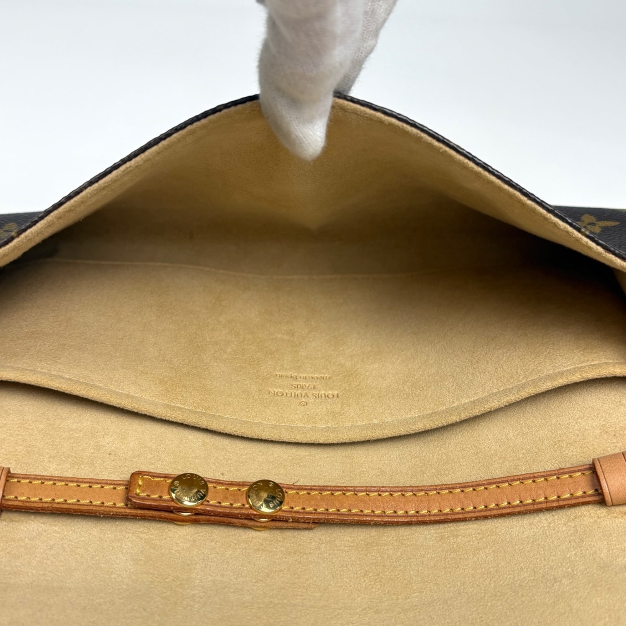 Louis Vuitton Brown Monogram Monogram Clutch Bag Pochette Shoulder Bag (Pre-Owned)