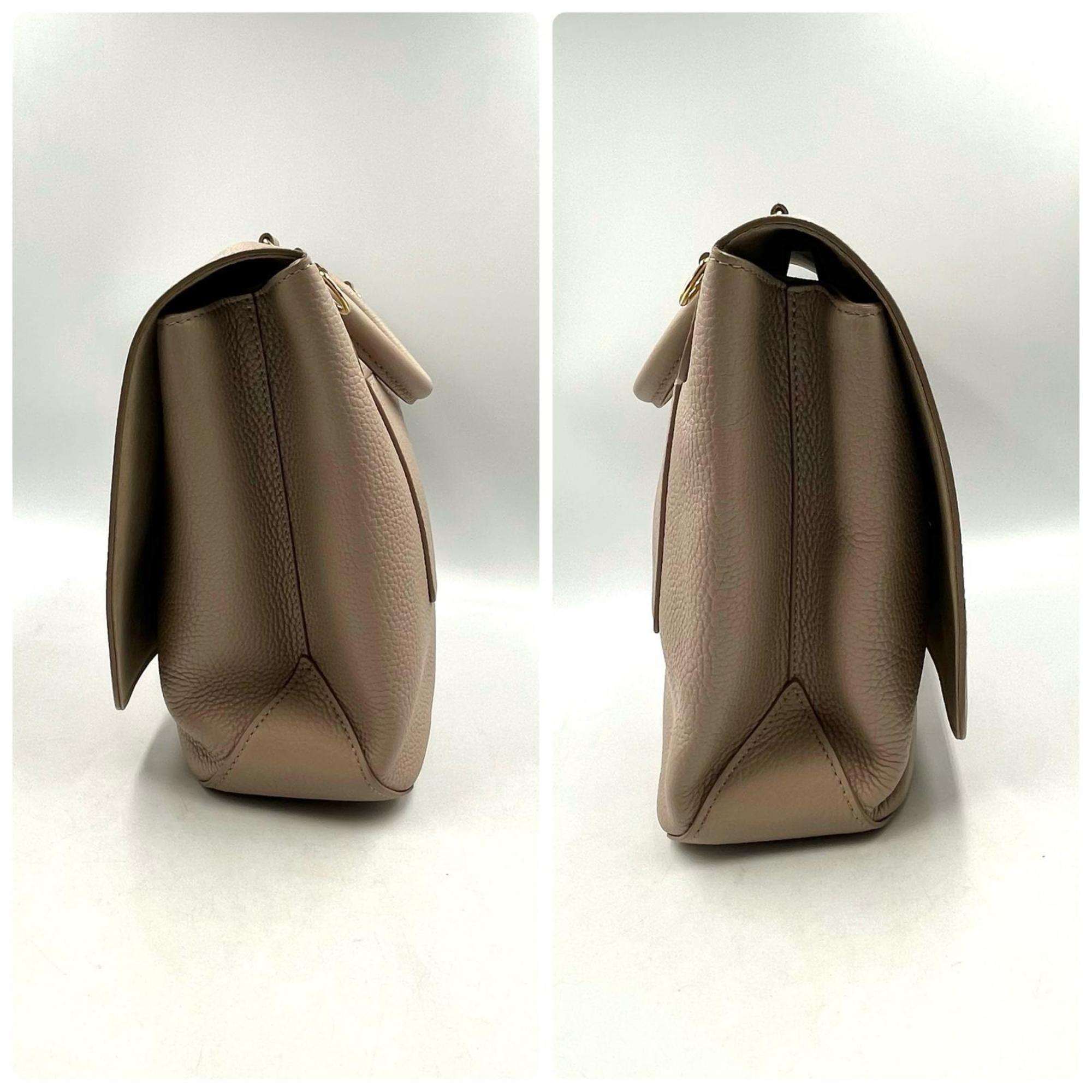 Louis Vuitton Beige Leather Shoulder Bag (Pre-Owned)