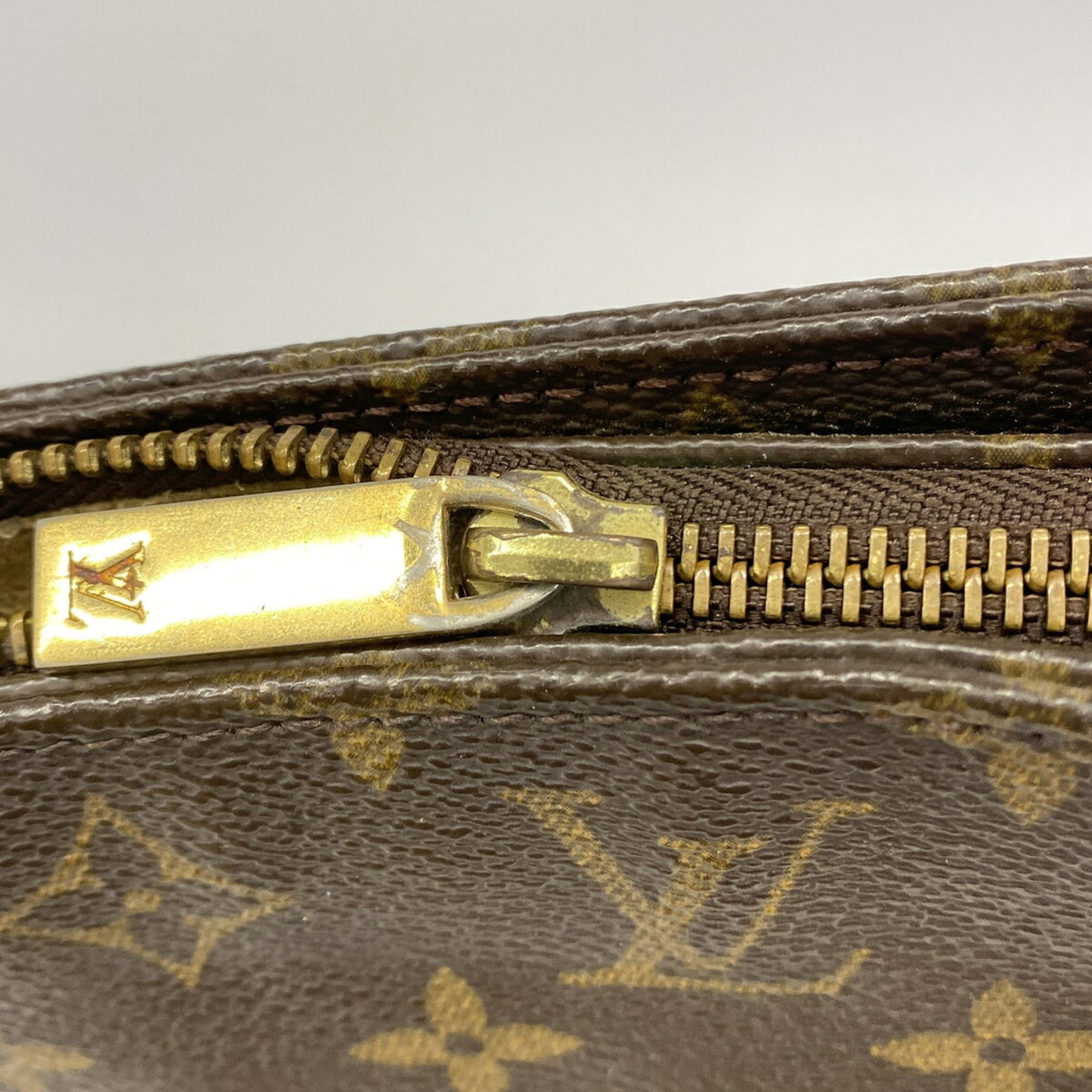 Louis Vuitton Brown Shoulder Bag (Pre-Owned)