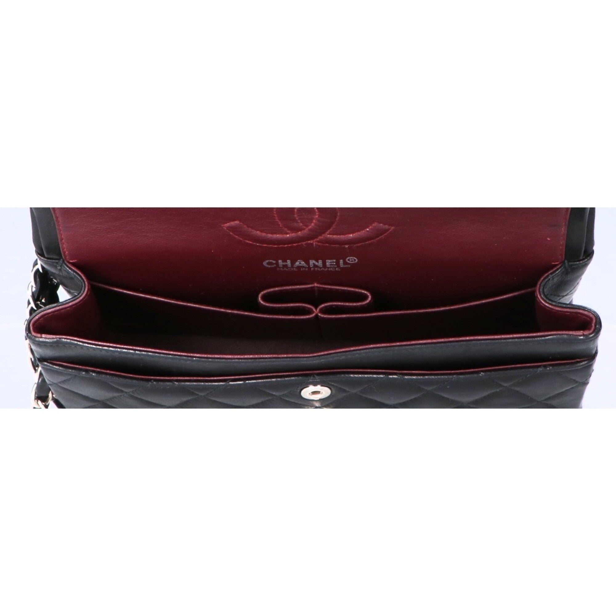 Chanel Matelasse Black Leather Shoulder Bag (Pre-Owned)