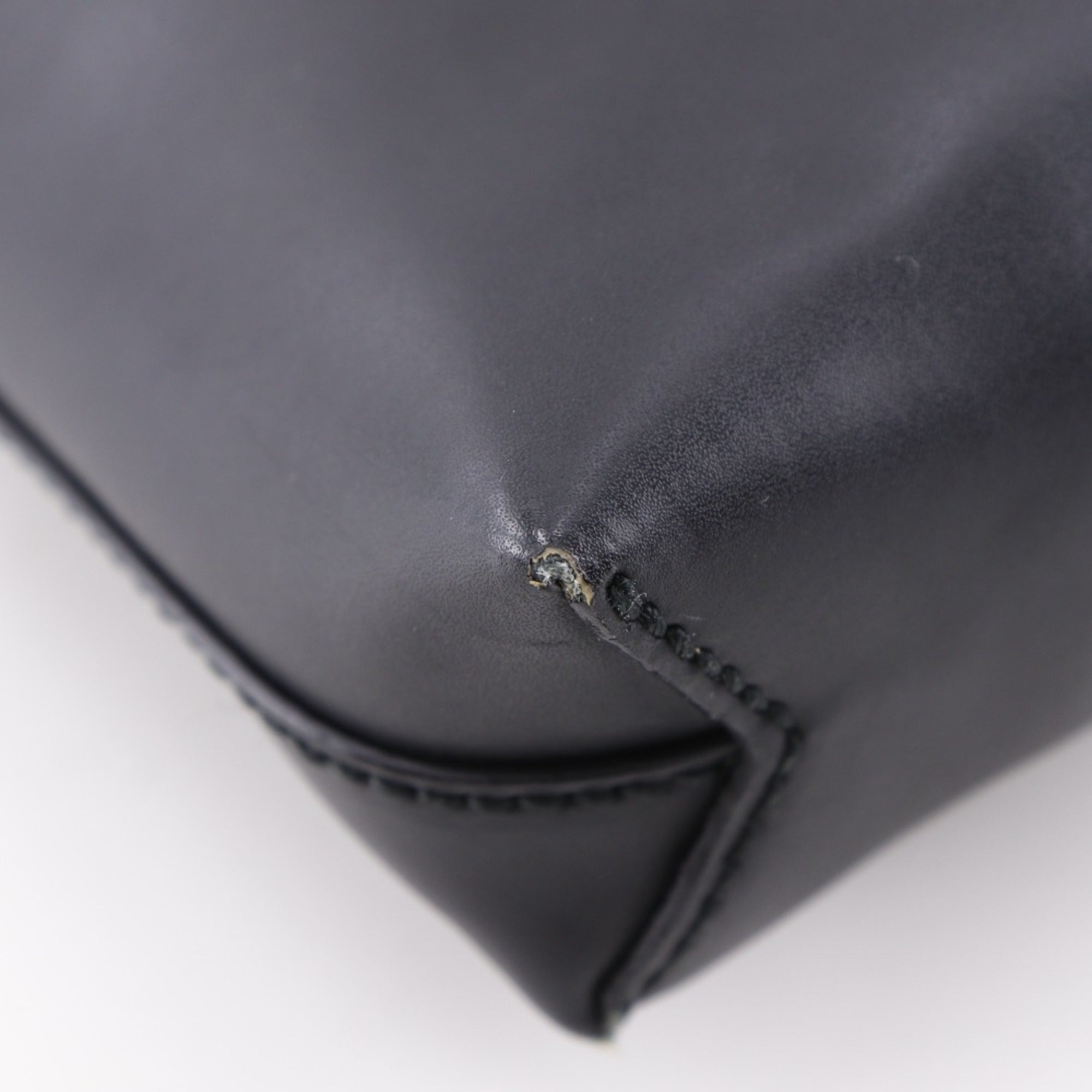 Gucci Black Gg Supreme Messenger Bag Shoulder Bag (Pre-Owned)