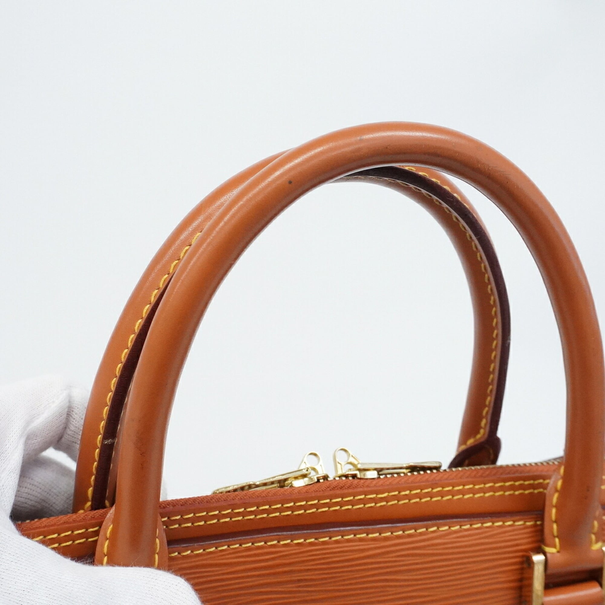 Louis Vuitton Gold Cipango Handbag (Pre-Owned)