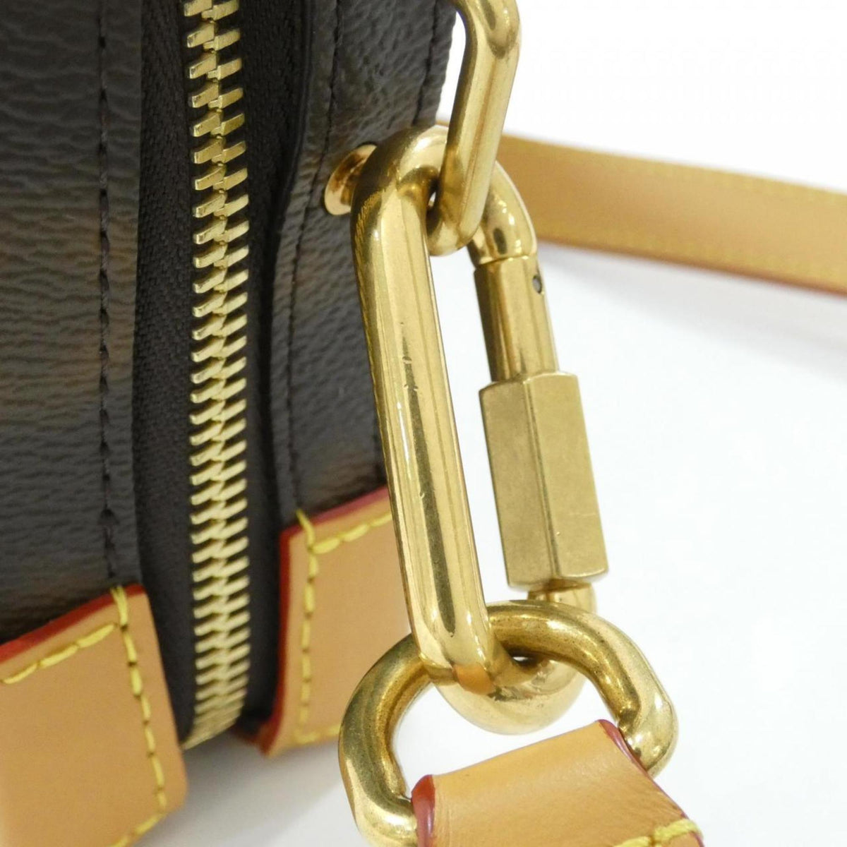 Louis Vuitton Marron Coated Canvas Shoulder Bag (Pre-Owned)