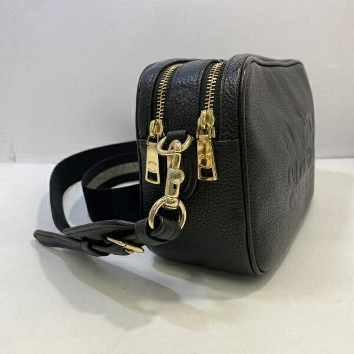 Coach Black Shoulder Bag (Pre-Owned)