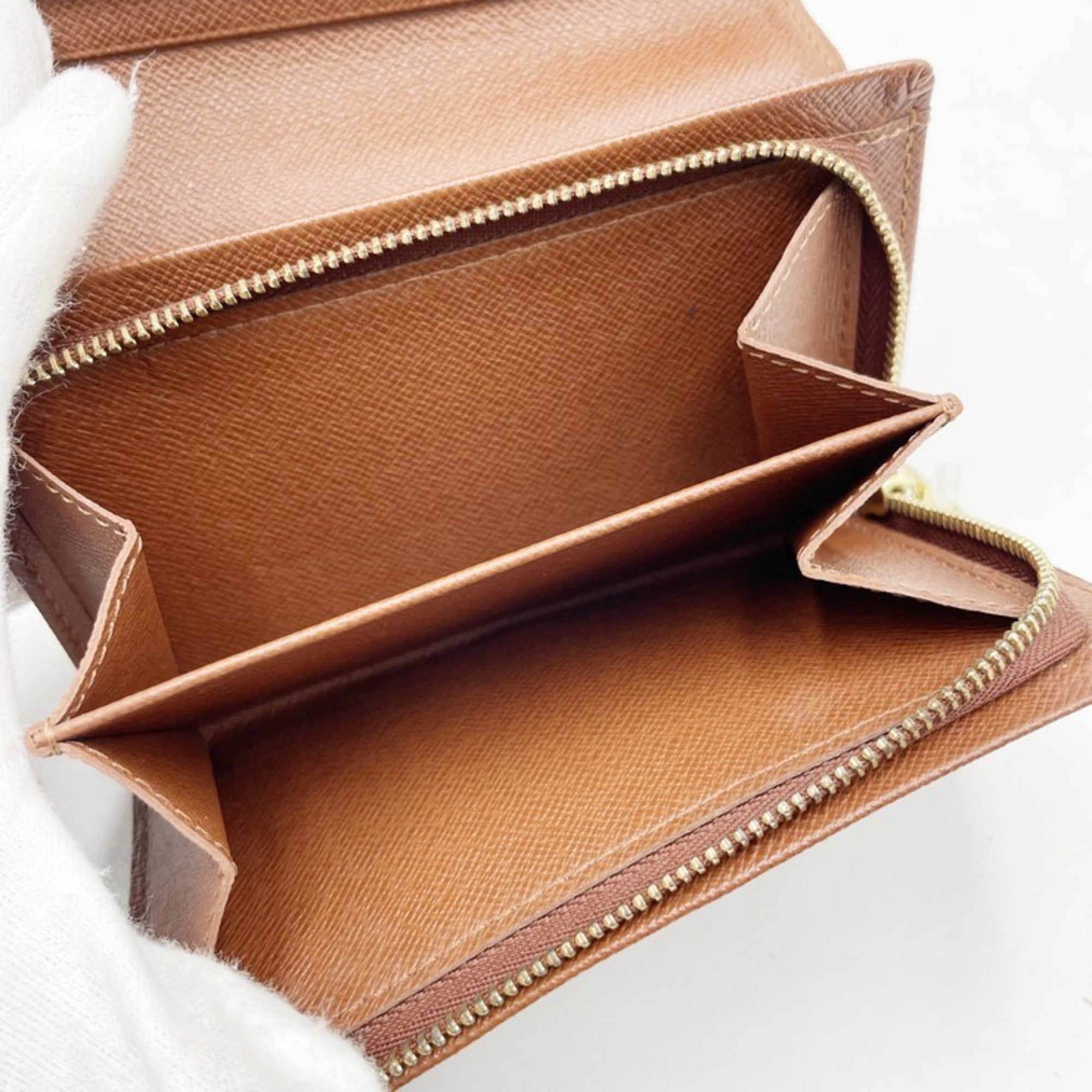 Louis Vuitton Monogram Brown Monogram Wallet (Bi-Fold) (Pre-Owned)