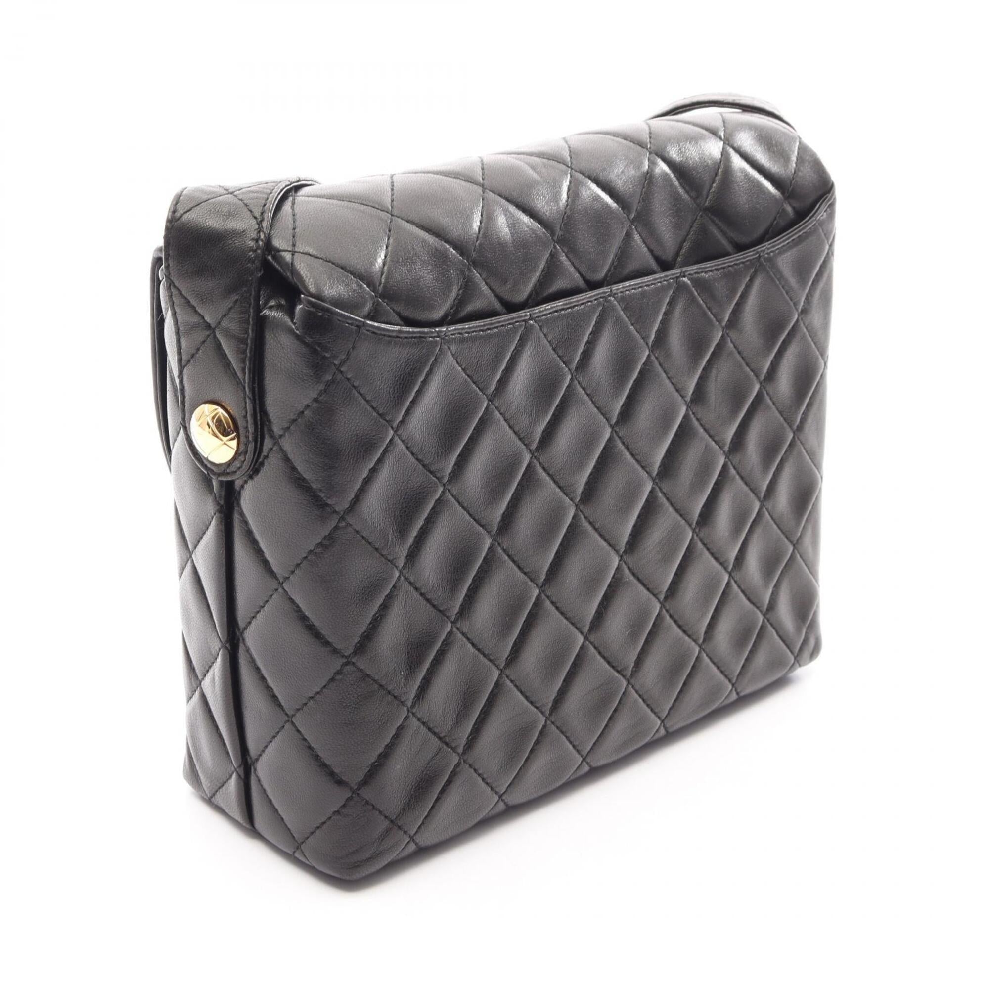 Chanel Black Leather Handbag Shoulder Bag (Pre-Owned)