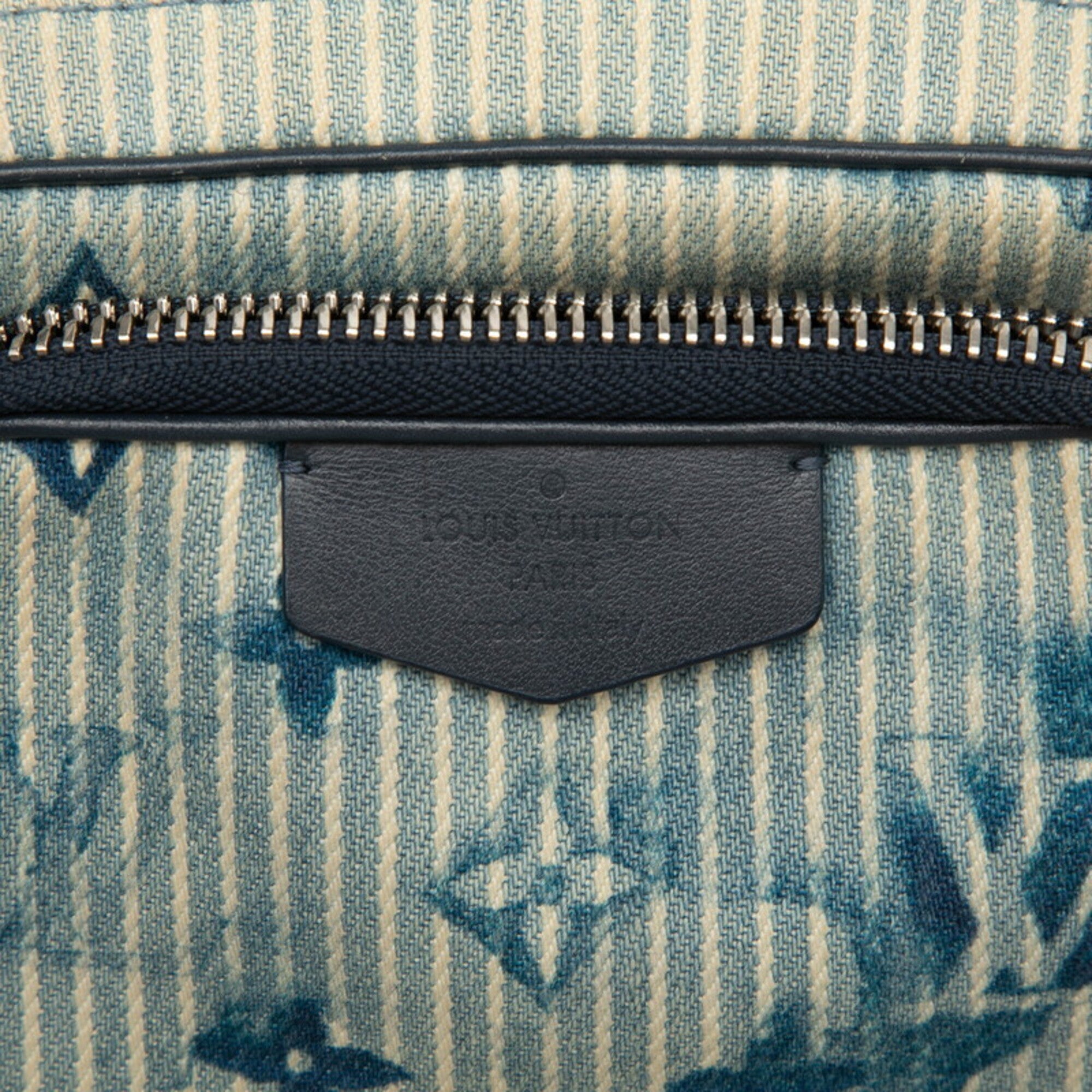 Louis Vuitton Blue Navy Canvas Leather Pochette Shoulder Bag (Pre-Owned)