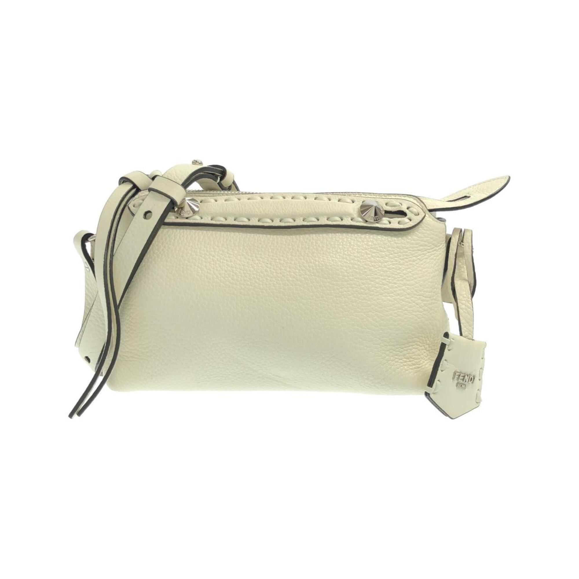 Fendi Silver White Leather Handbag (Pre-Owned)