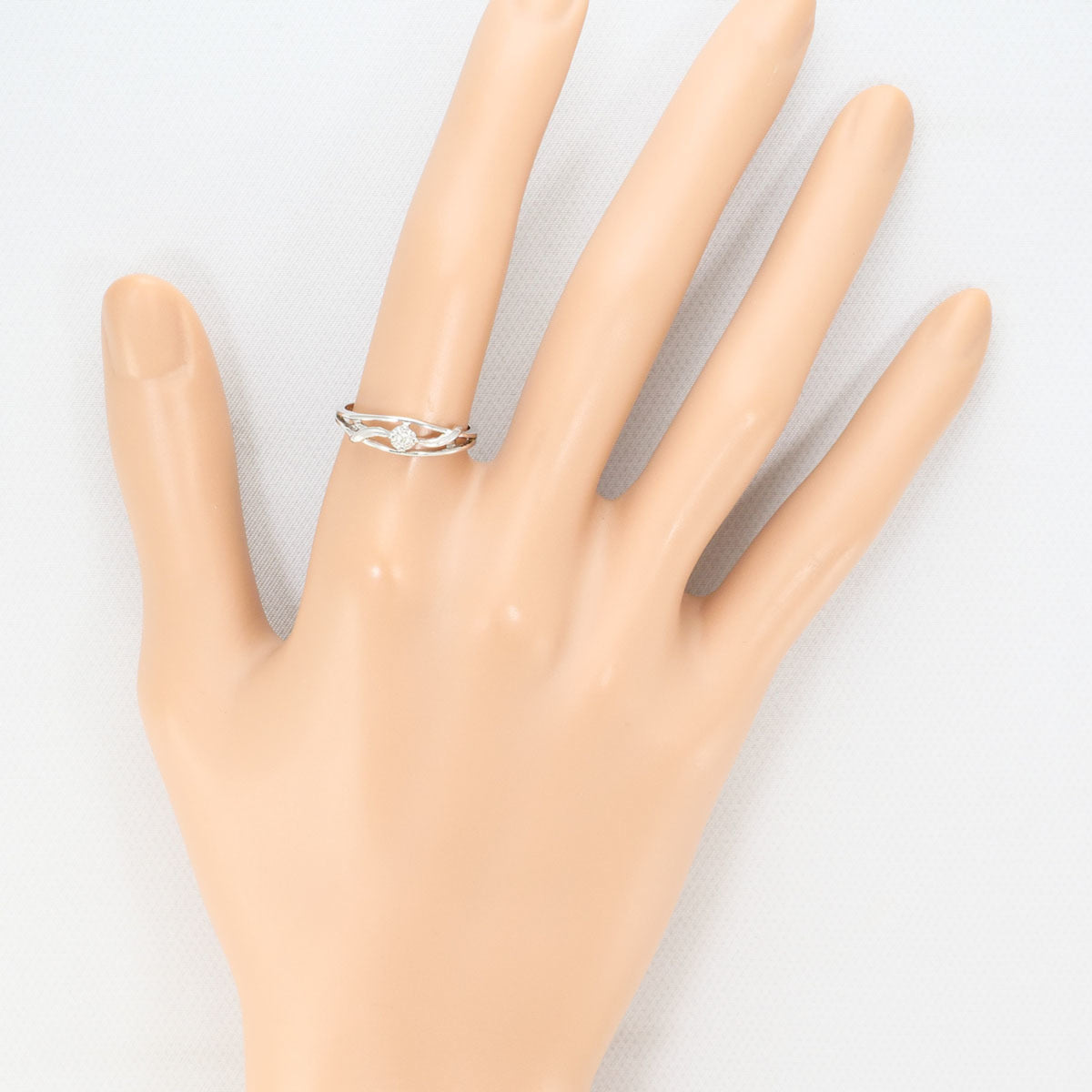 Unbranded White Gold White Gold (18K) Band Ring (Pre-Owned)