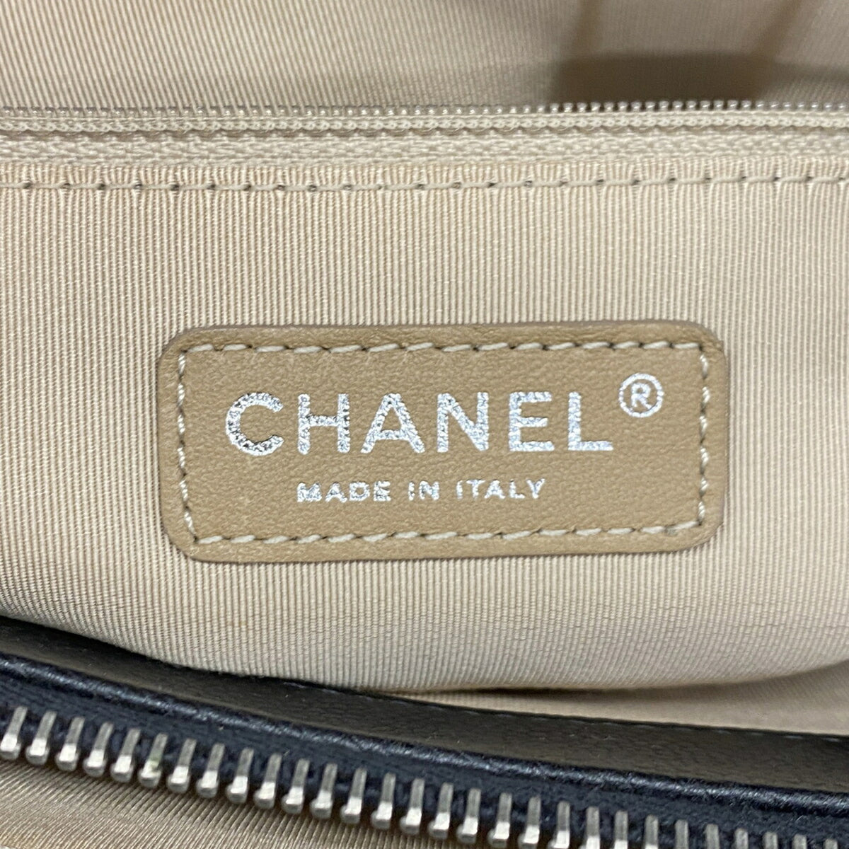 Chanel Black Grained Calfskin Tote Bag (Pre-Owned)