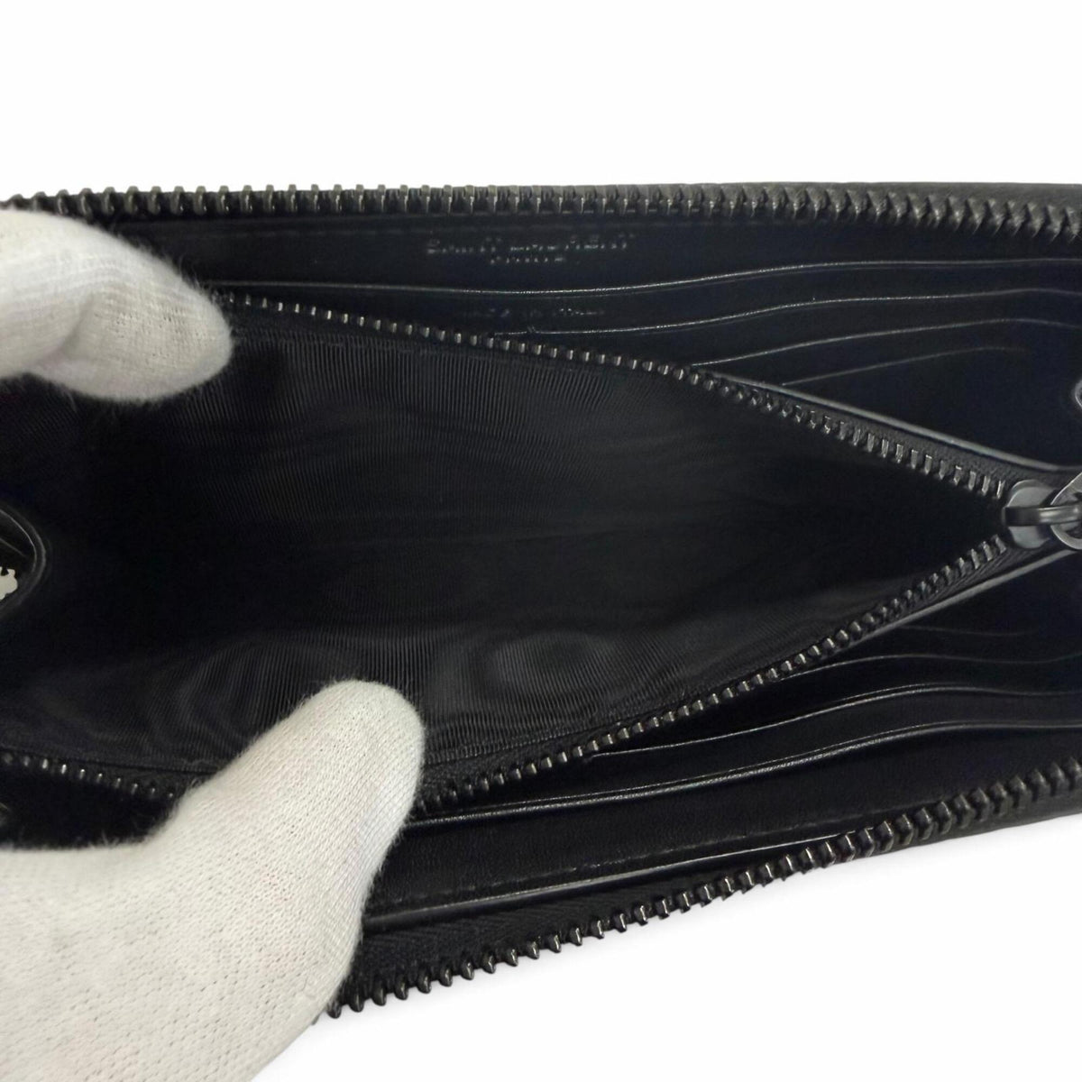 Saint Laurent Black Leather Long Wallet (Bi-Fold) (Pre-Owned)