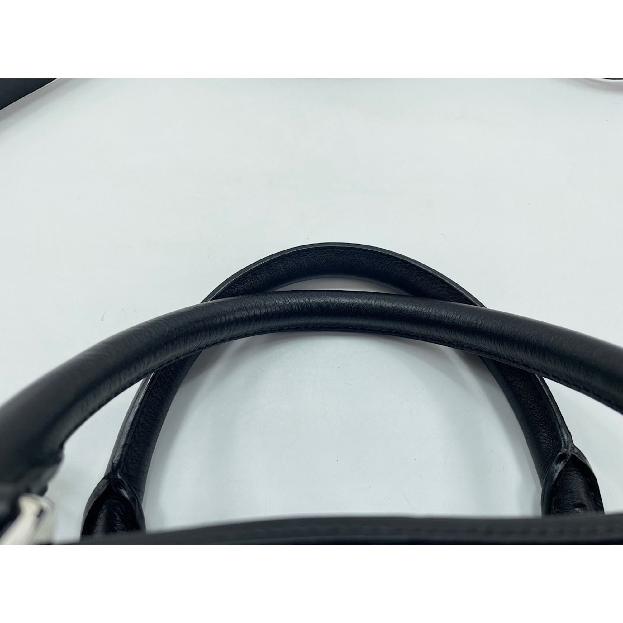 Loewe Black Handbag (Pre-Owned)