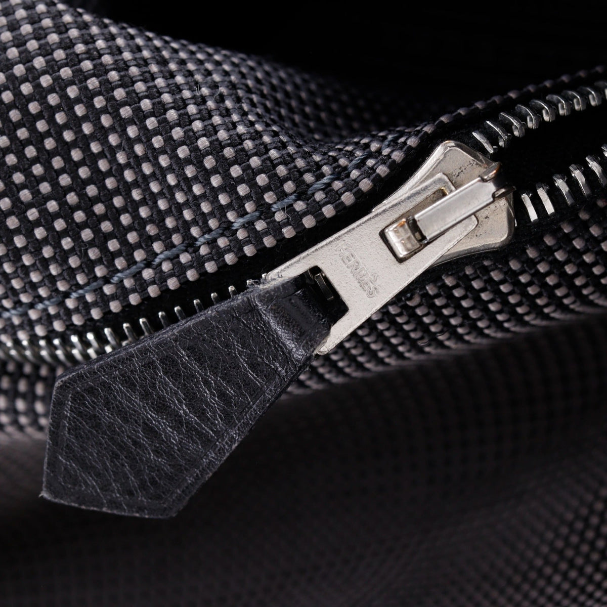 Hermes Her Line Gray Nylon Canvas Shoulder Bag (Pre-Owned)