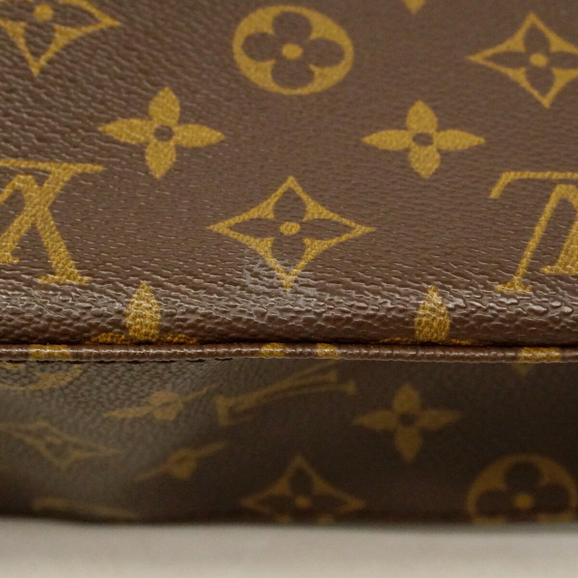 Louis Vuitton Brown Shoulder Bag (Pre-Owned)