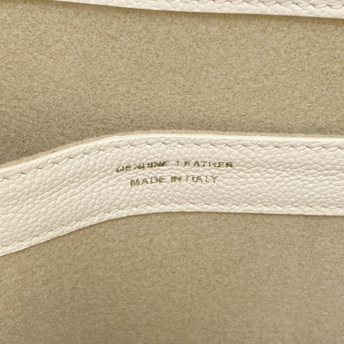 Tod's White Leather Tote Bag (Pre-Owned)