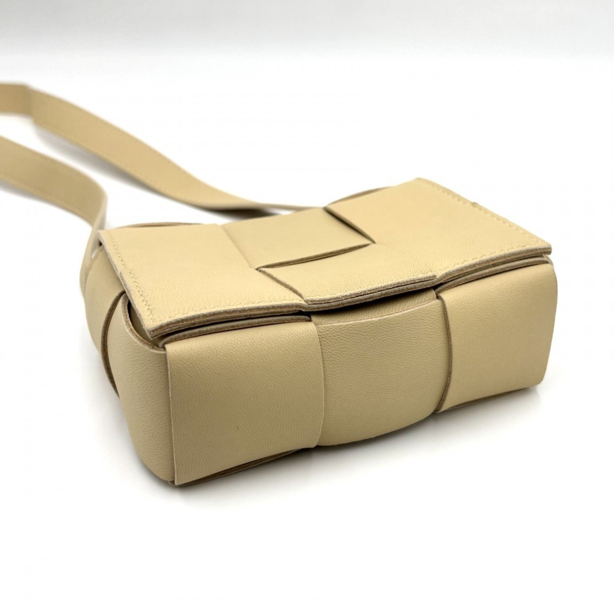 Bottega Veneta Beige Leather Shoulder Bag (Pre-Owned)