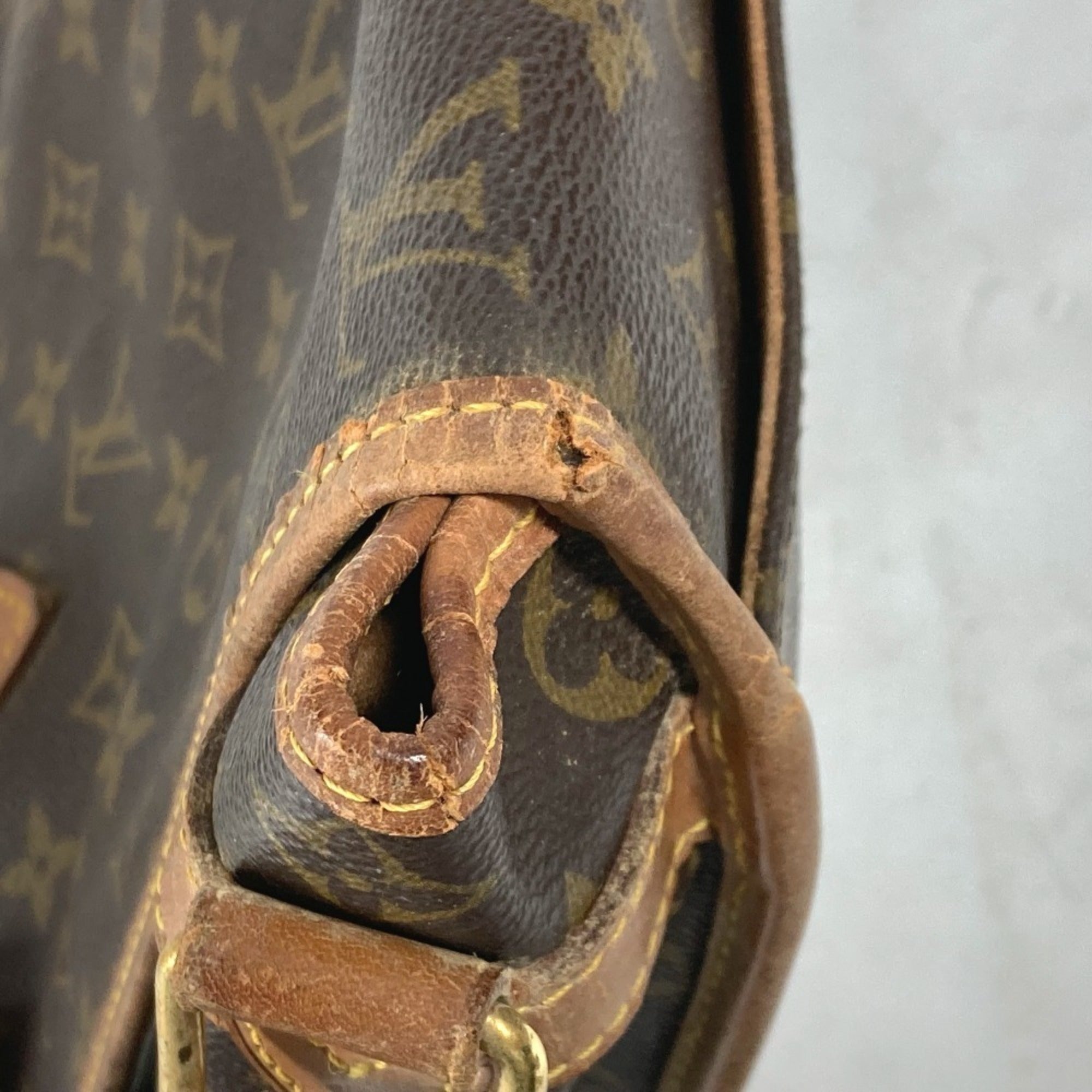Louis Vuitton Brown Monogram Messenger Bag Shoulder Bag (Pre-Owned)